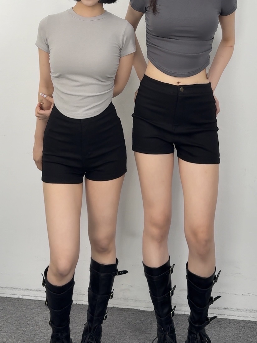 K48女團高腰包臀彈性黑短褲