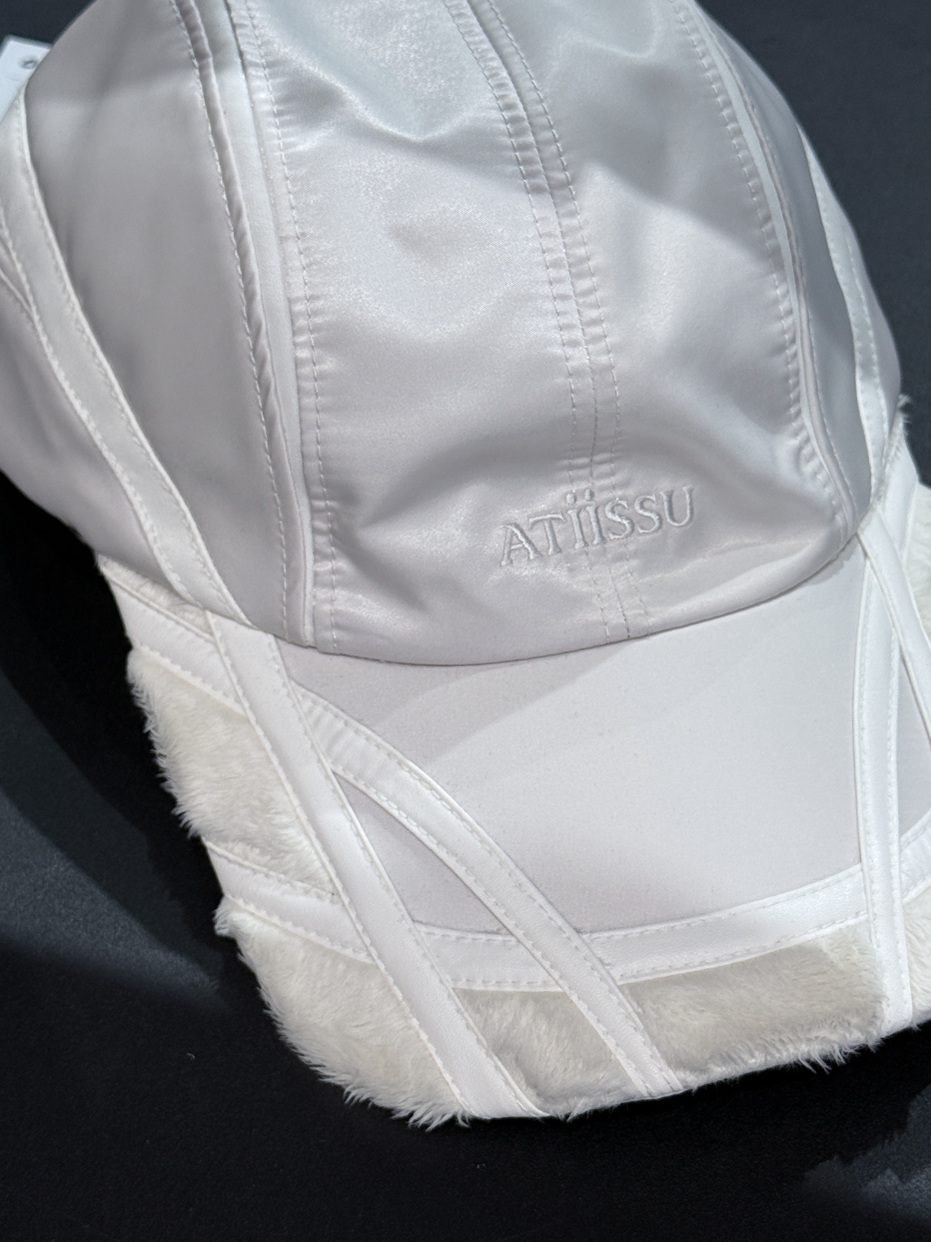 <帽控注意帽帽亂亂賣🤩> ATiiSSU Curio Cap  褶皺解構毛邊棒球帽 白色