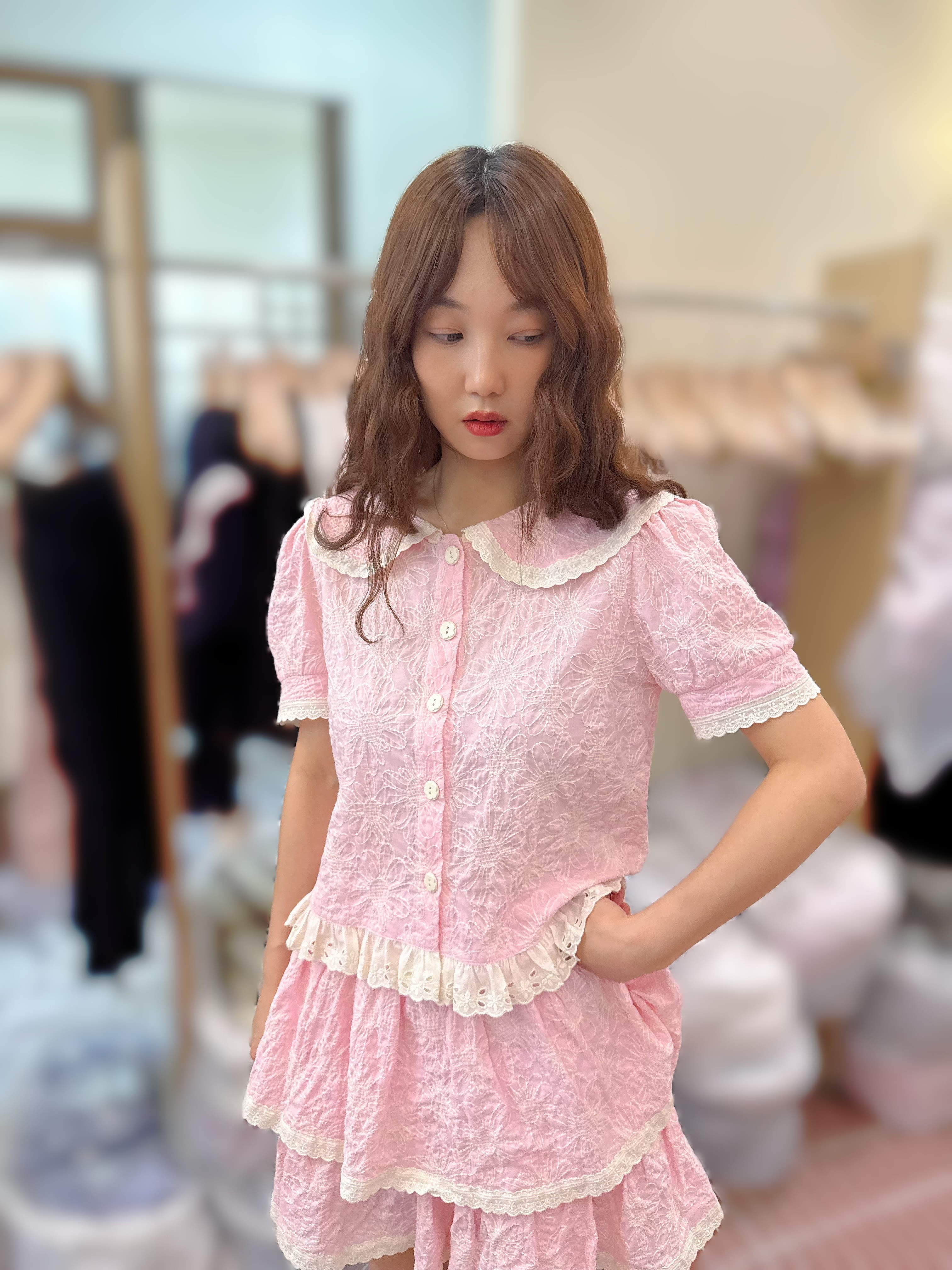 【限量】BE78       上衣:胸38 長20    $399     /    下身裙褲 :腰24 -38  HIP 38    長16.5     $399