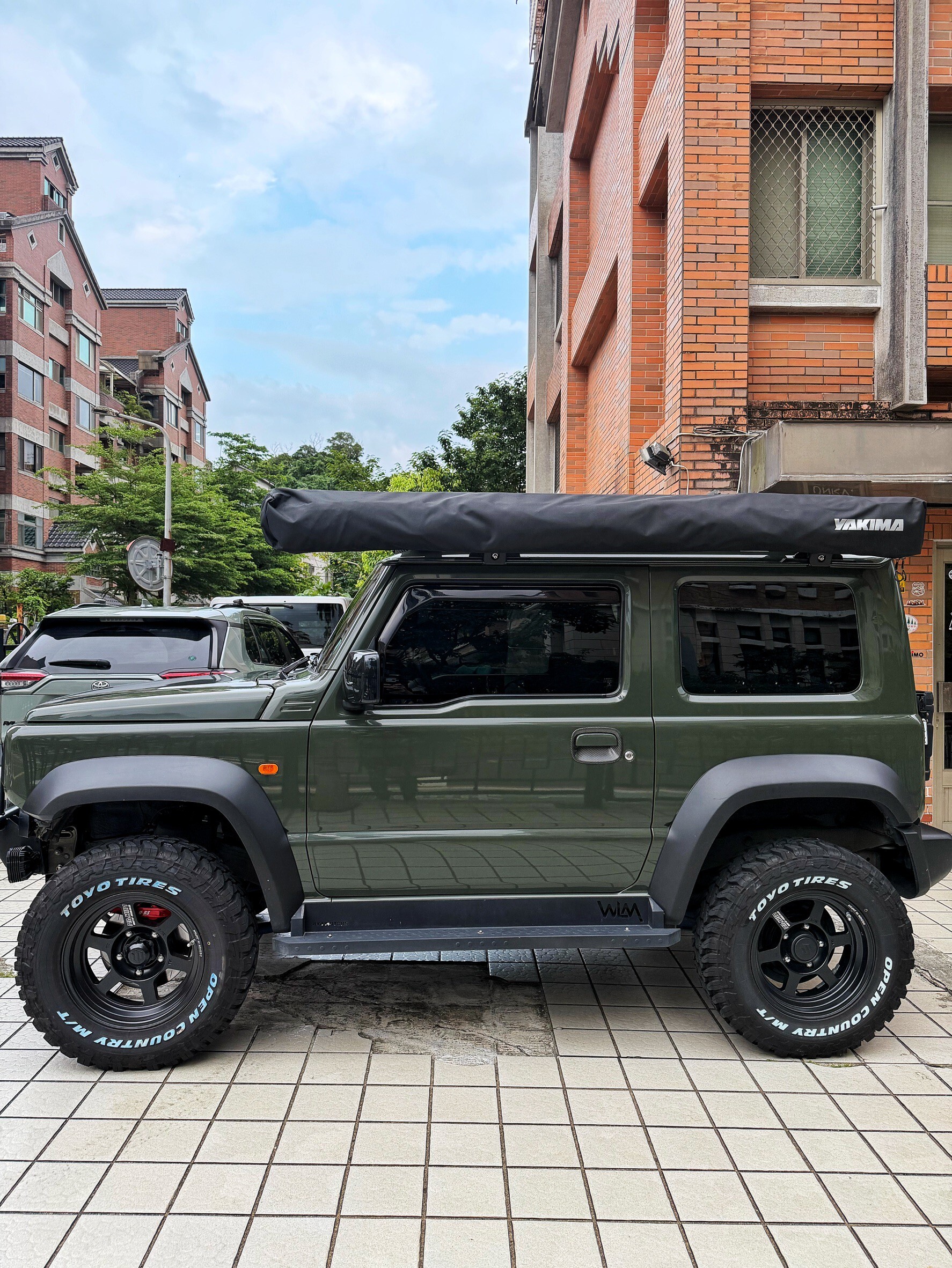 Suzuki Jimny JB74｜YAKIMA OverNOut 270 2.25 扇形車邊帳 實車安裝｜unrv.台灣專業安裝