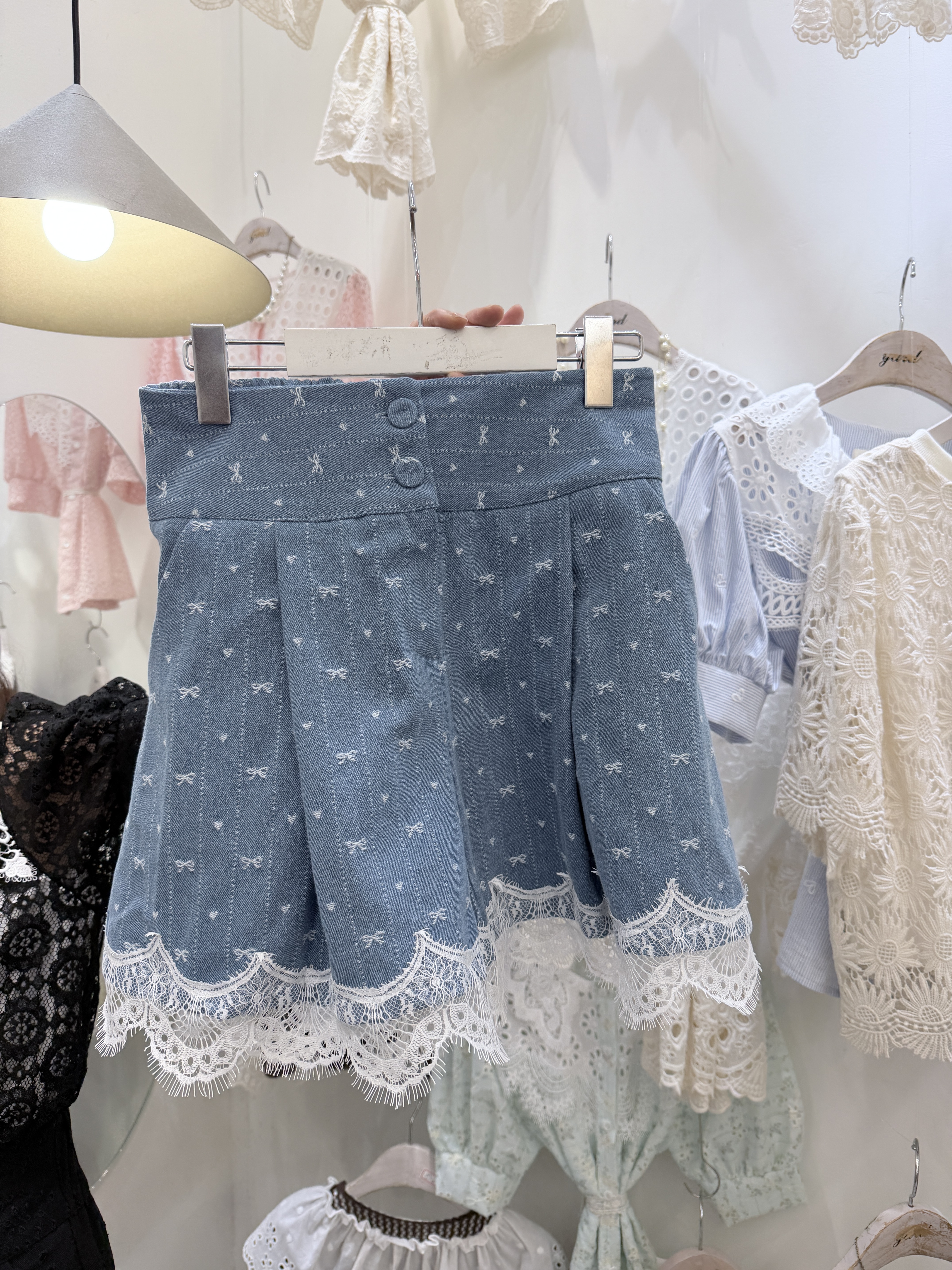 【限量】Y21  牛仔褲   腰26-34 HIP32 長16.5  $399