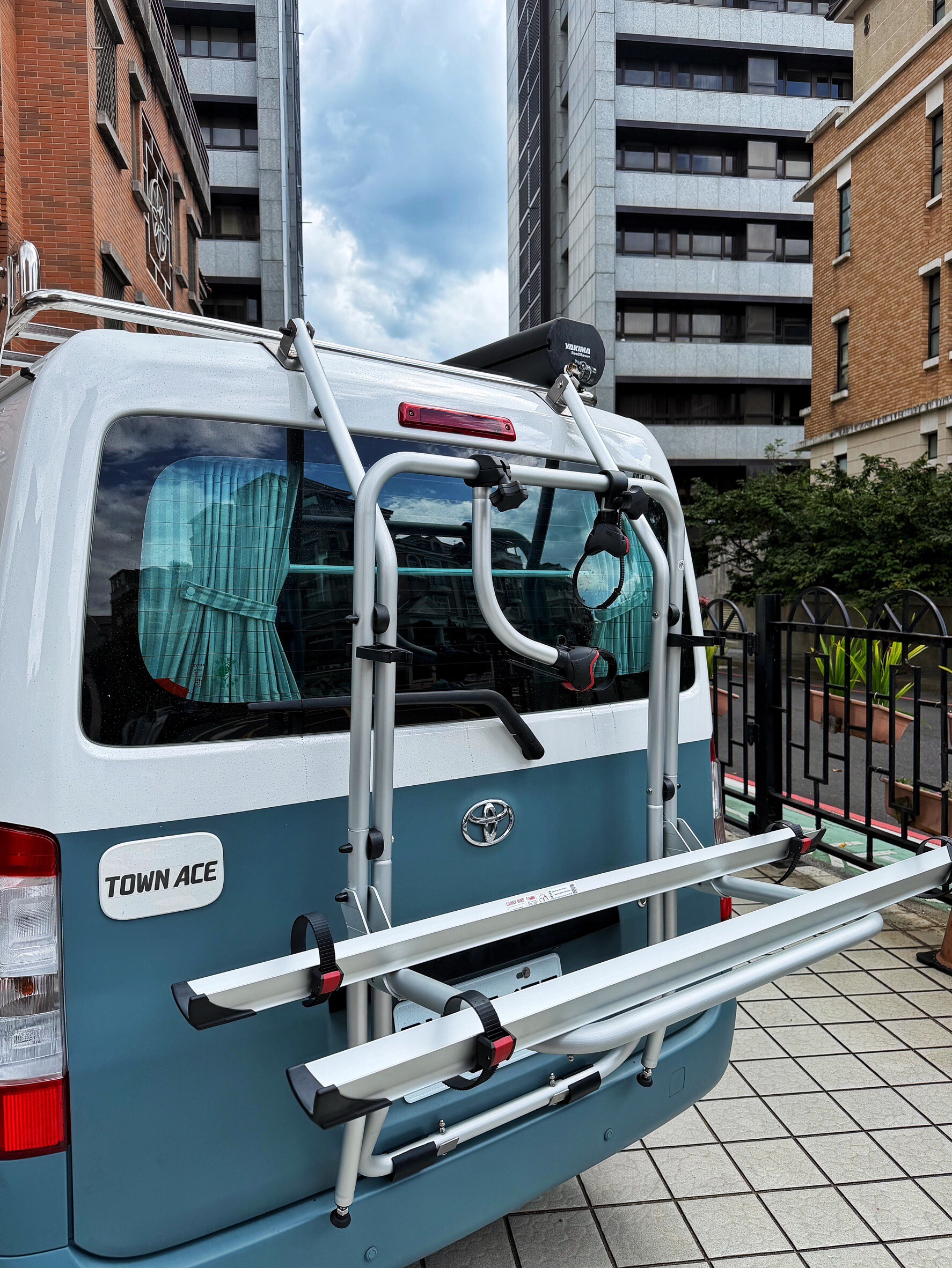 TownAce 單車旅行車尾架安裝案例