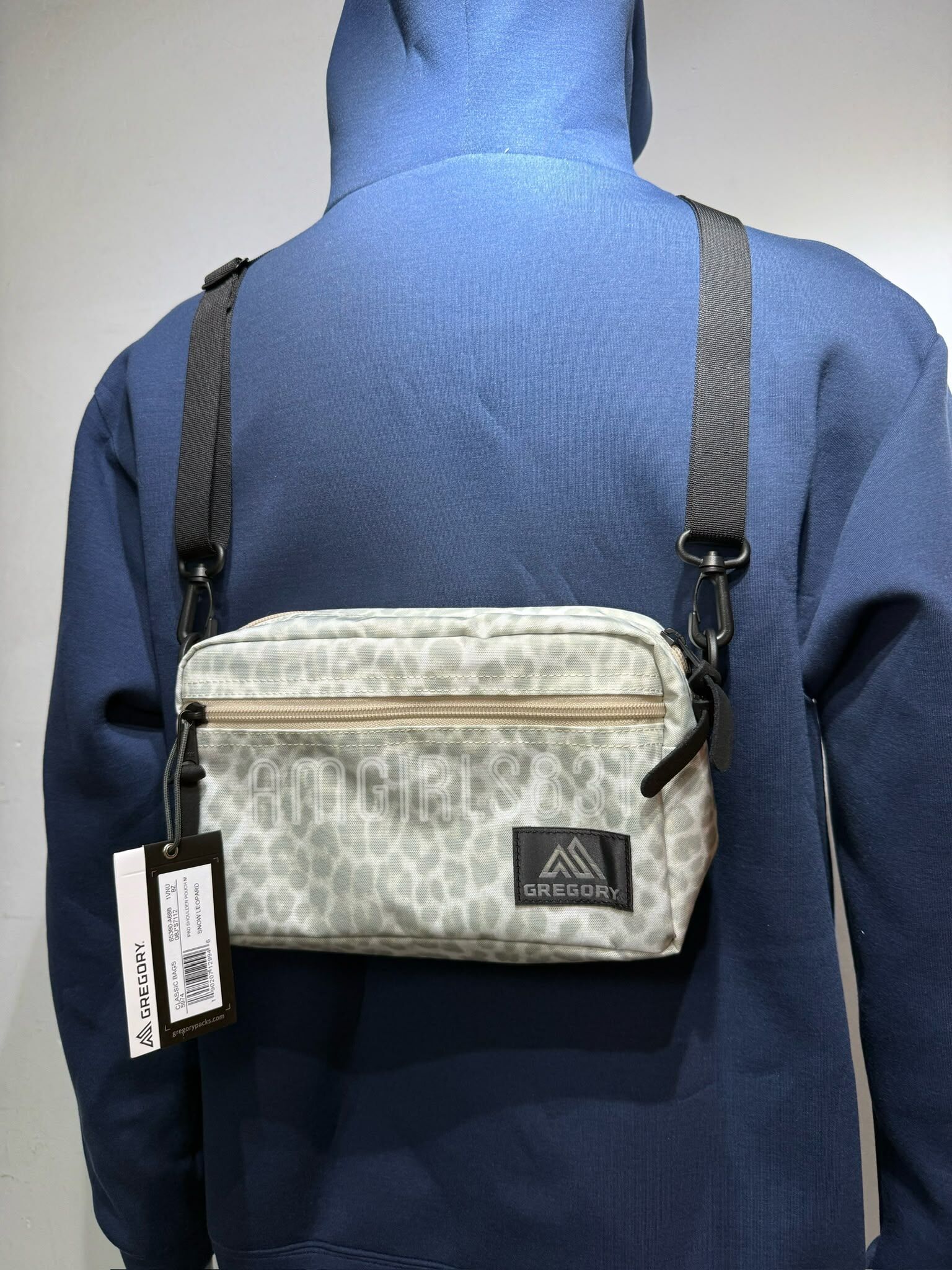 GREGORY PADDED SHOULDER POUCH M Snow Leopard