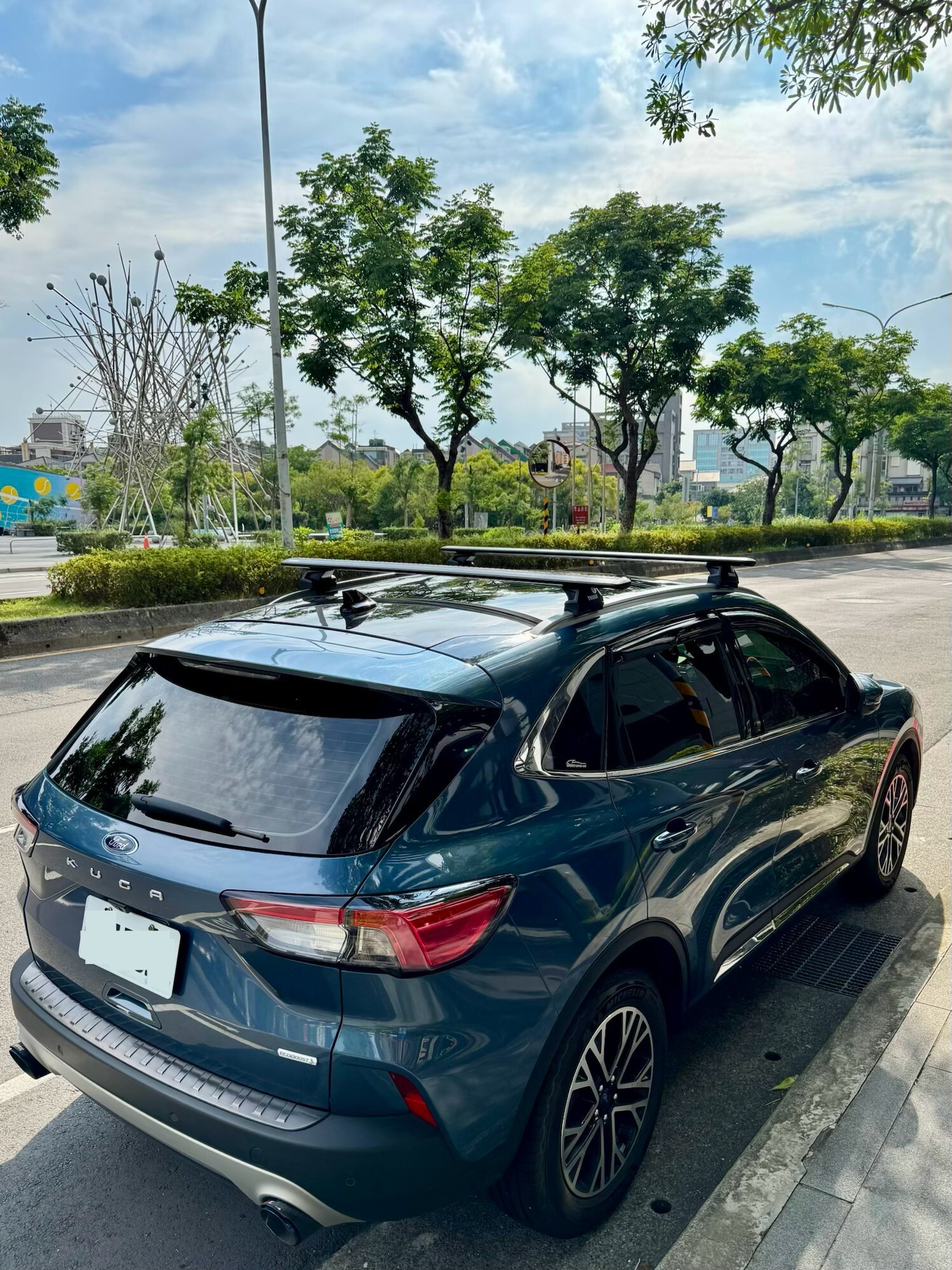 Ford Kuga THULE 車頂架可搭配車頂箱與車頂單車架