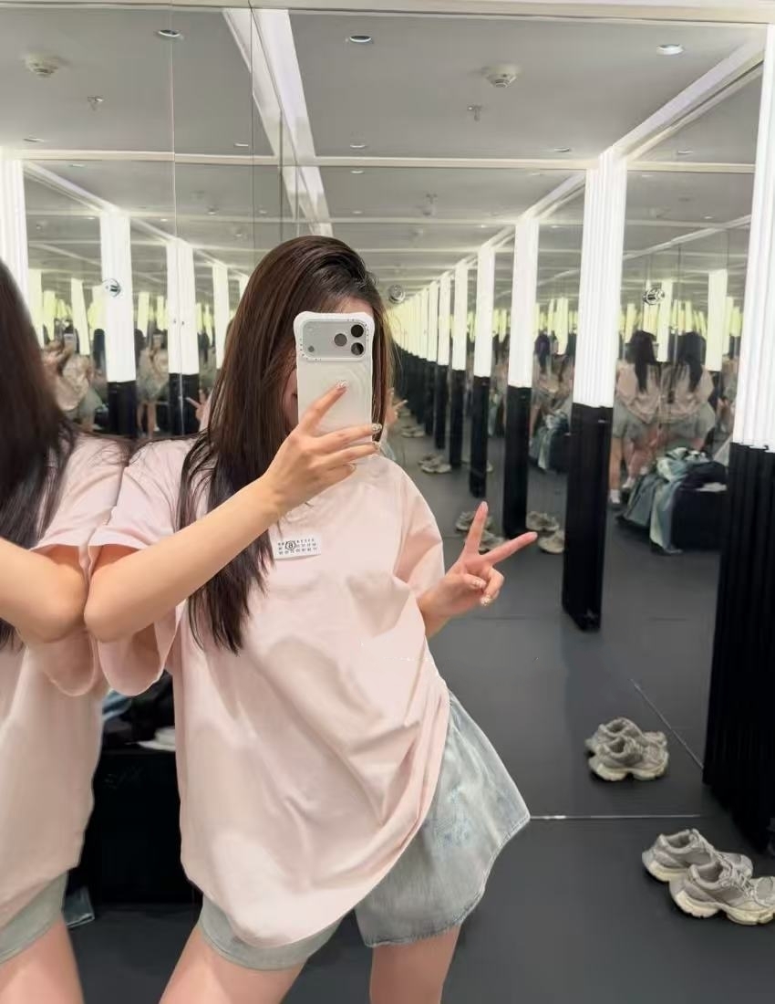 MM6 粉色 字母白標 Tee 女款