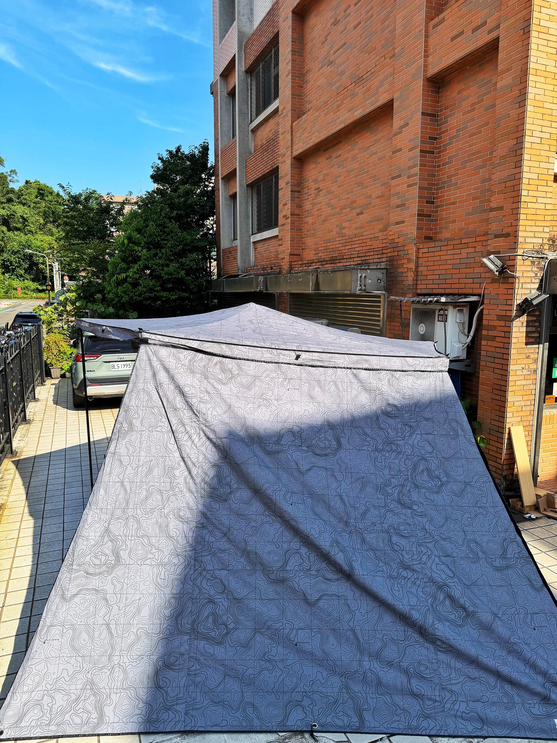 Jimny JB74 camping setup with YAKIMA OverNOut 270 2.25 m awning
