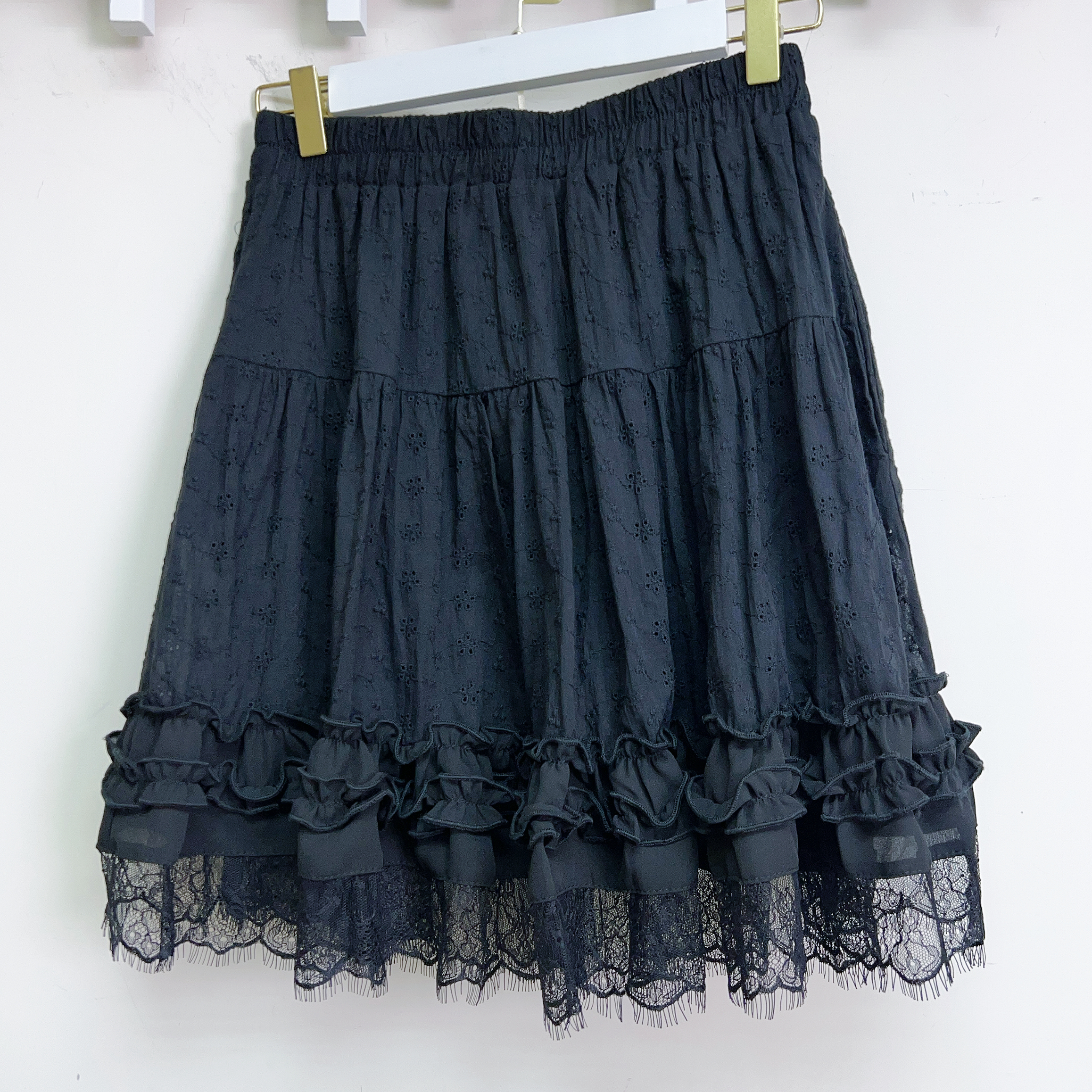 鏤空刺繡荷葉邊蕾絲下擺半截裙 (腰24-40 臀40 長18吋) 37108A #0708clo