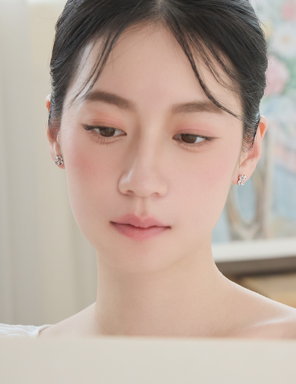 【925純銀】簡約鋯石花朵。針式耳環