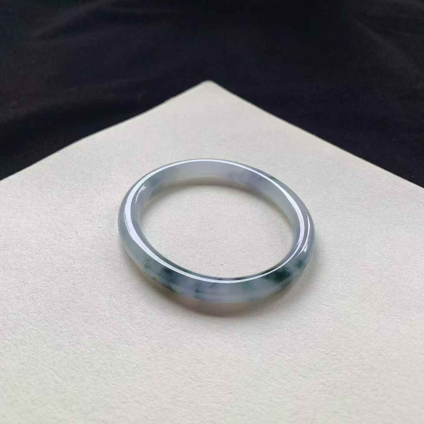 7222346 50mm冰紫飄花貴妃圓條翡翠手鐲 (48-50)