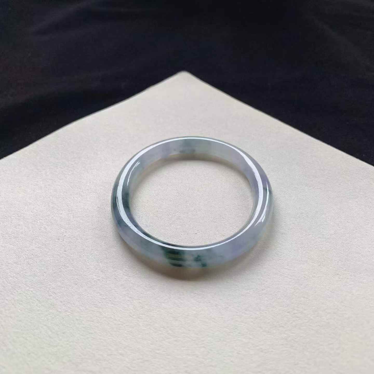 7222346 50mm冰紫飄花貴妃圓條翡翠手鐲 (48-50)