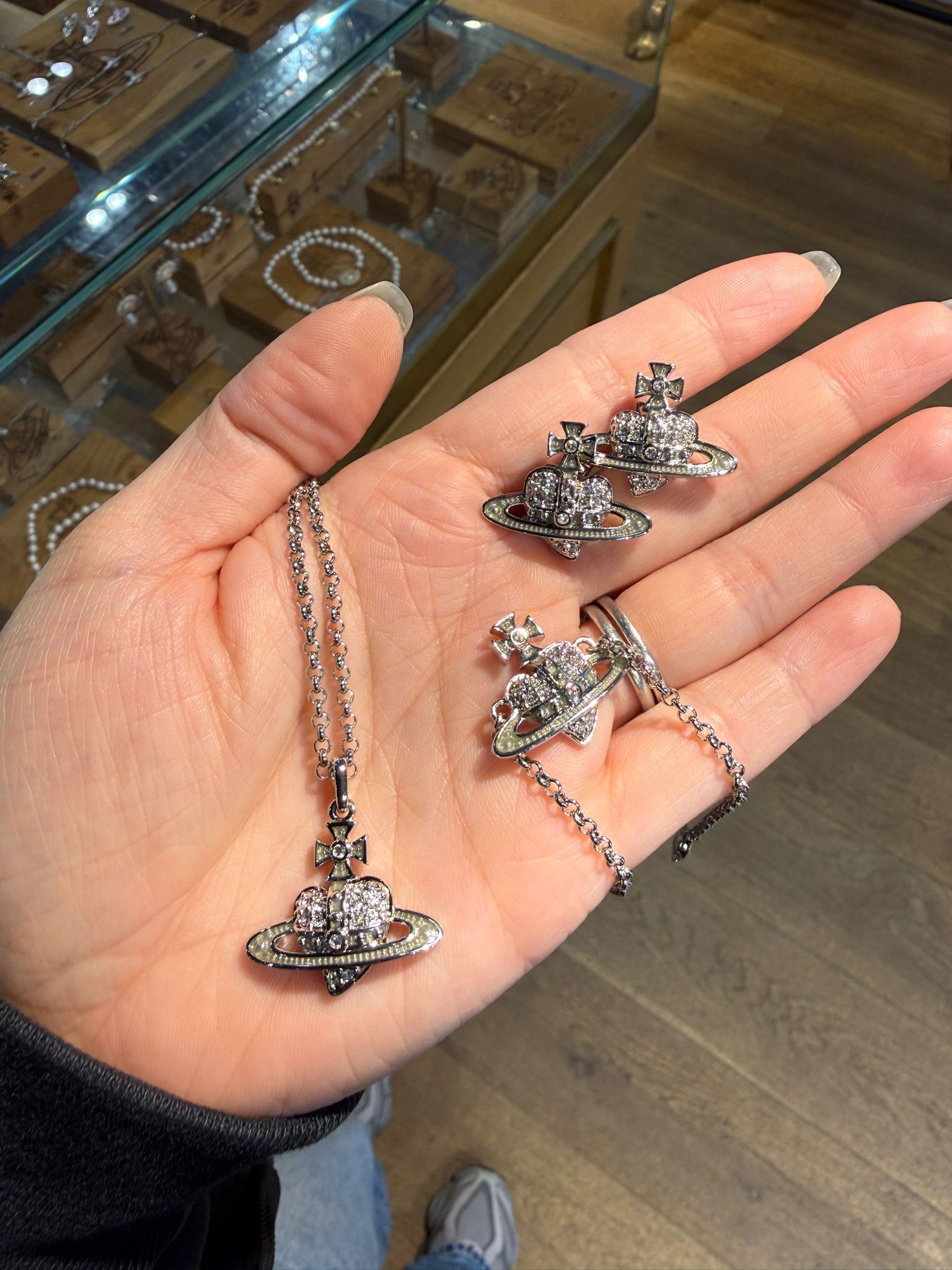 LYS02195 Vivienne Westwood 愛心閃鑽系列
