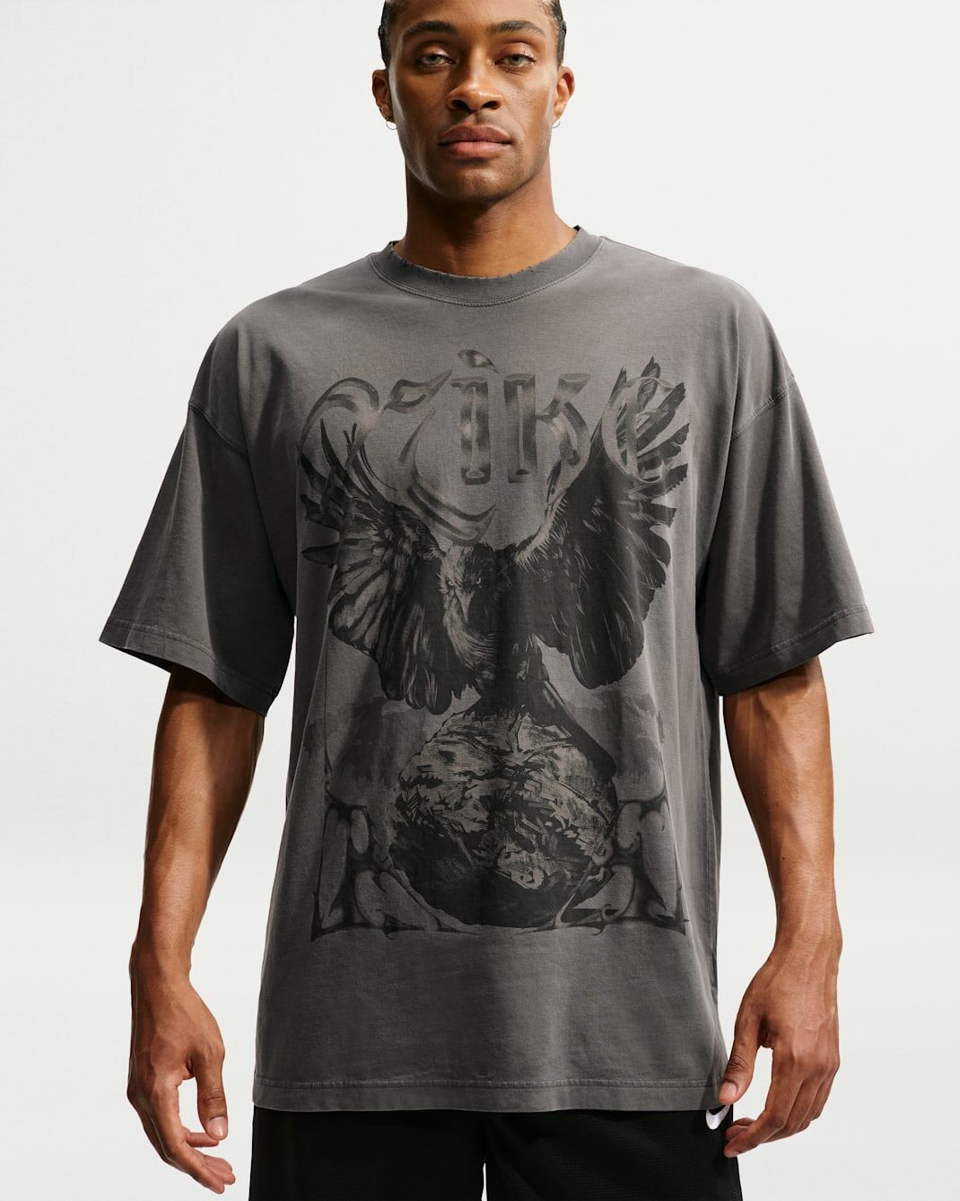 男款 NIKE SUMMIT OS CROW TEE 深灰 淺灰 烏鴉 做舊 寬鬆 落肩 印花 短T【IM5037】NKTF
