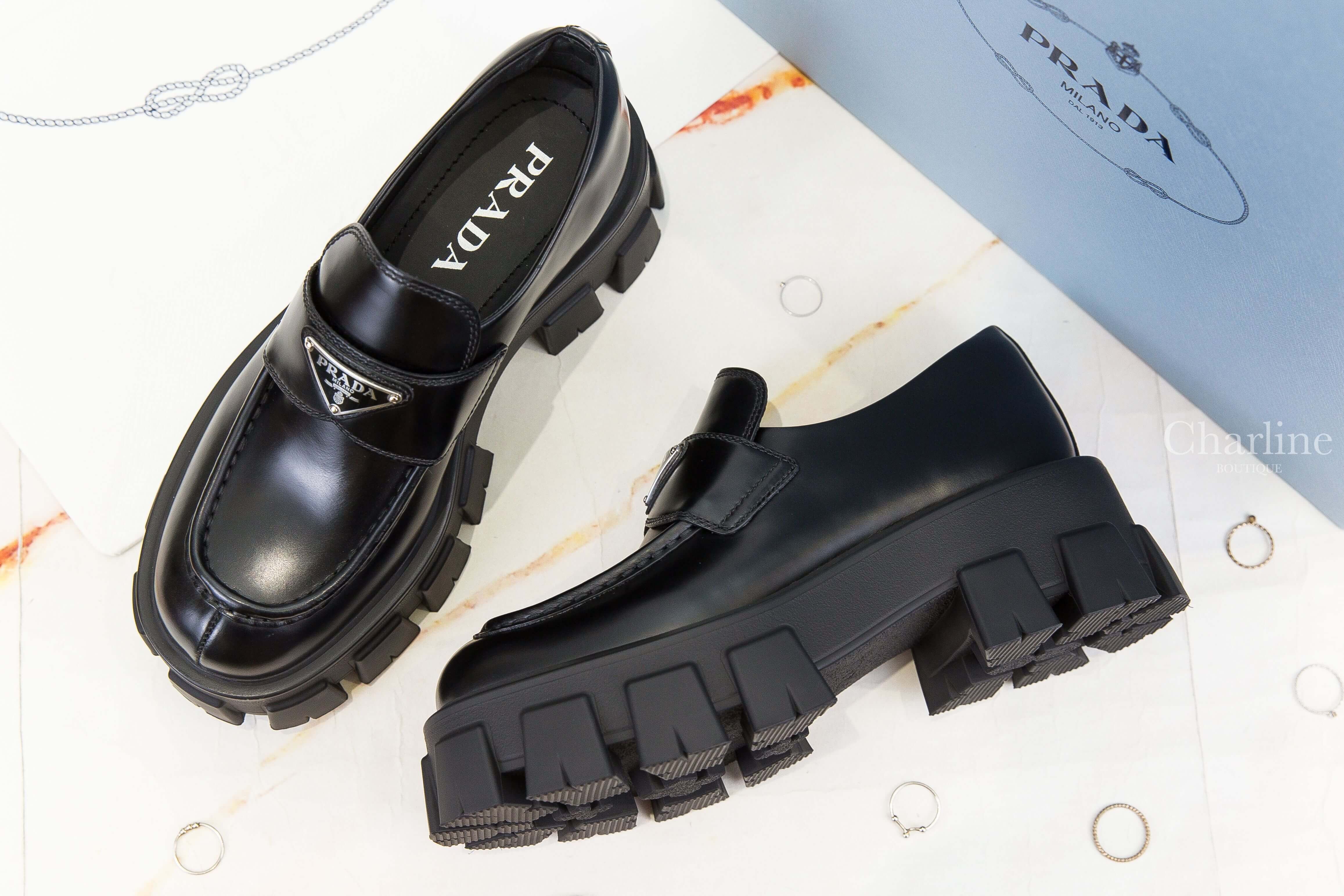 Prada Brushed Leather Monolith Loafers 黑色三角銀字Logo小牛皮厚底樂福鞋-Charline Boutique 精品代購