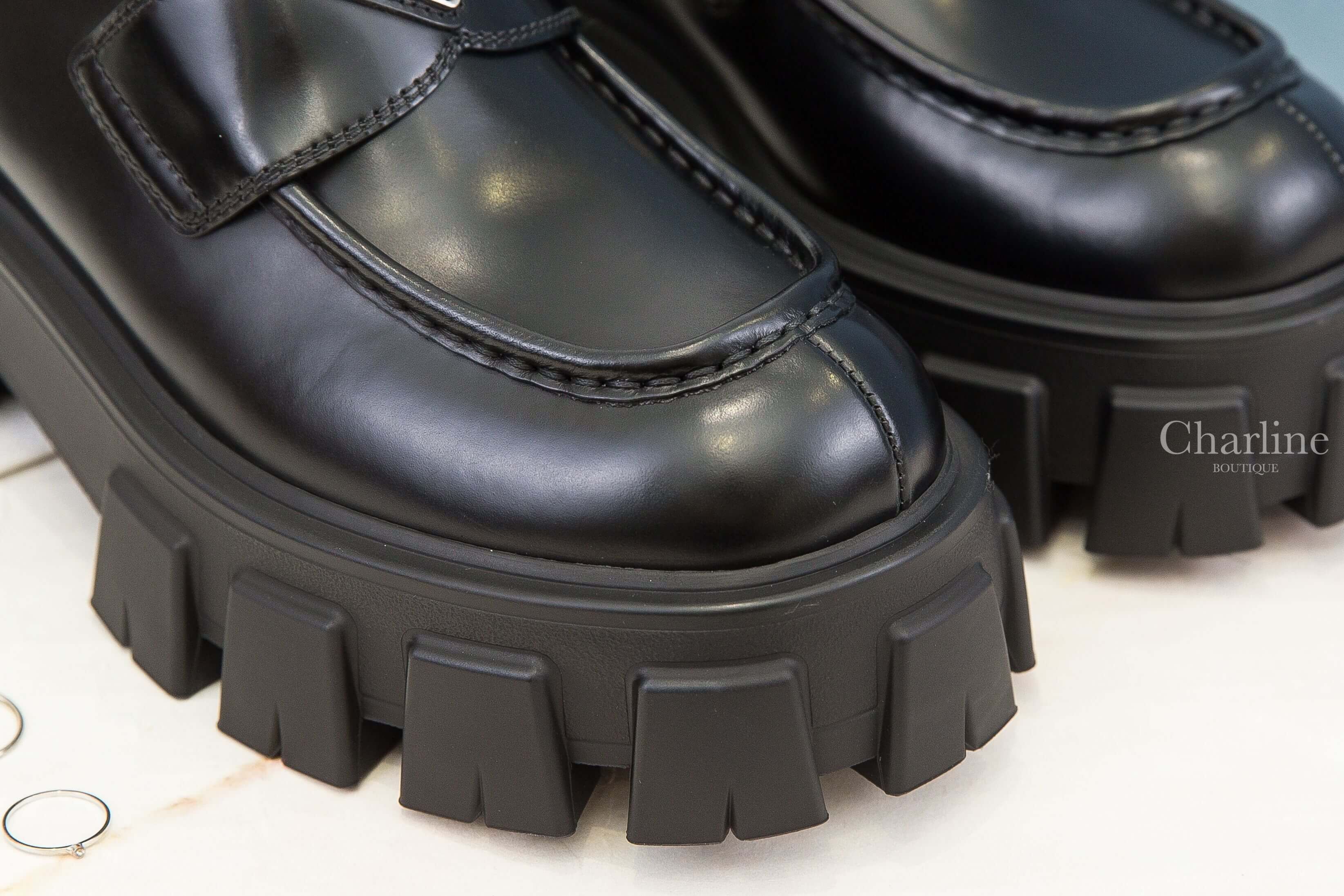 Prada Brushed Leather Monolith Loafers 黑色三角銀字Logo小牛皮厚底樂福鞋