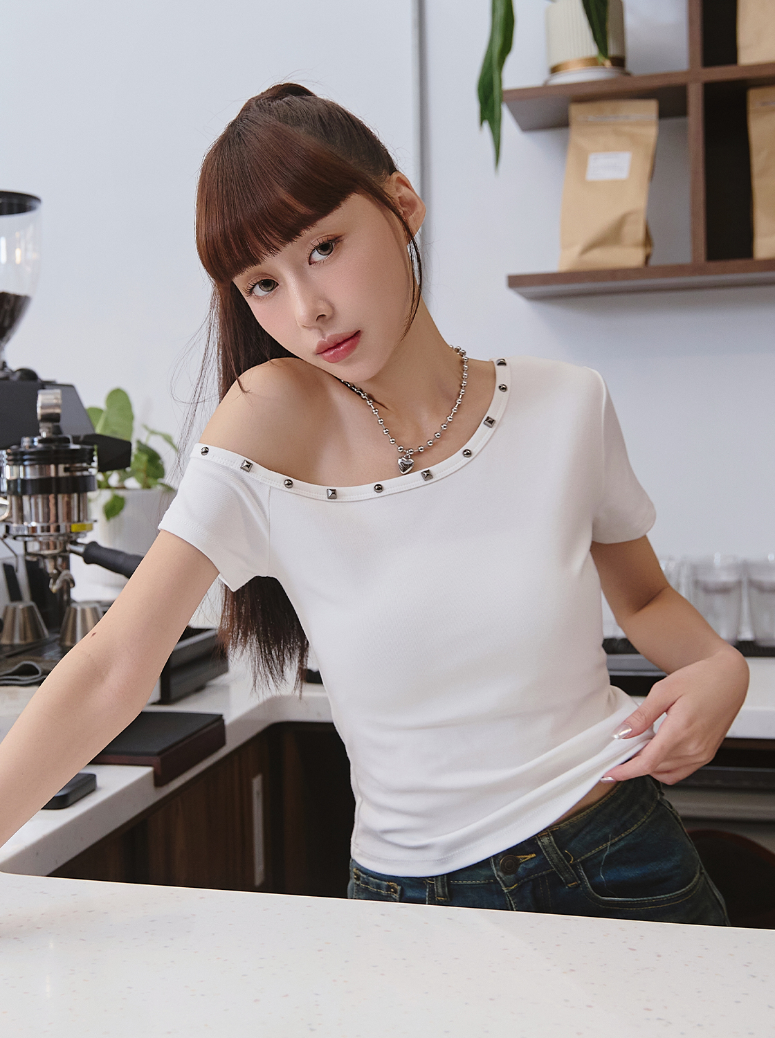 斜肩鉚釘修身上衣
