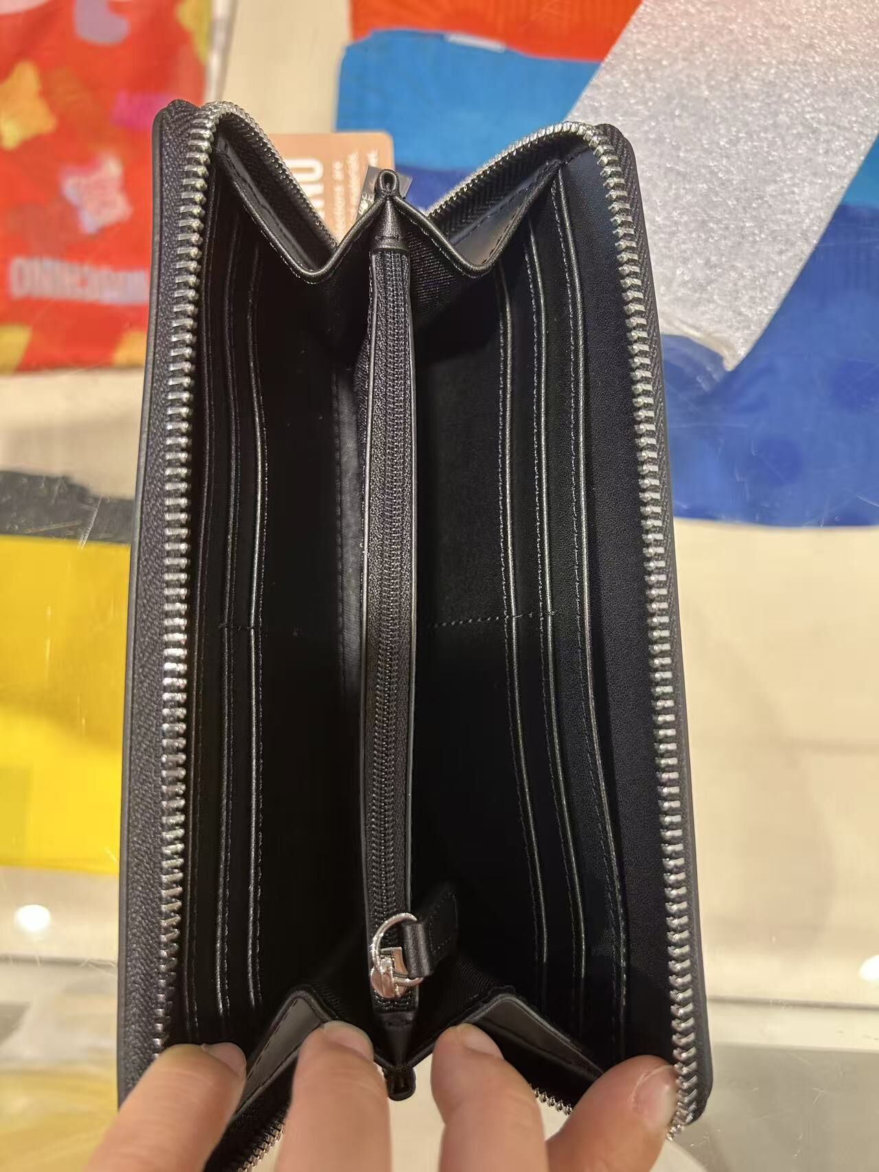 LYS02204 Love Moschino 立體金屬字母拉鏈長銀包黑色