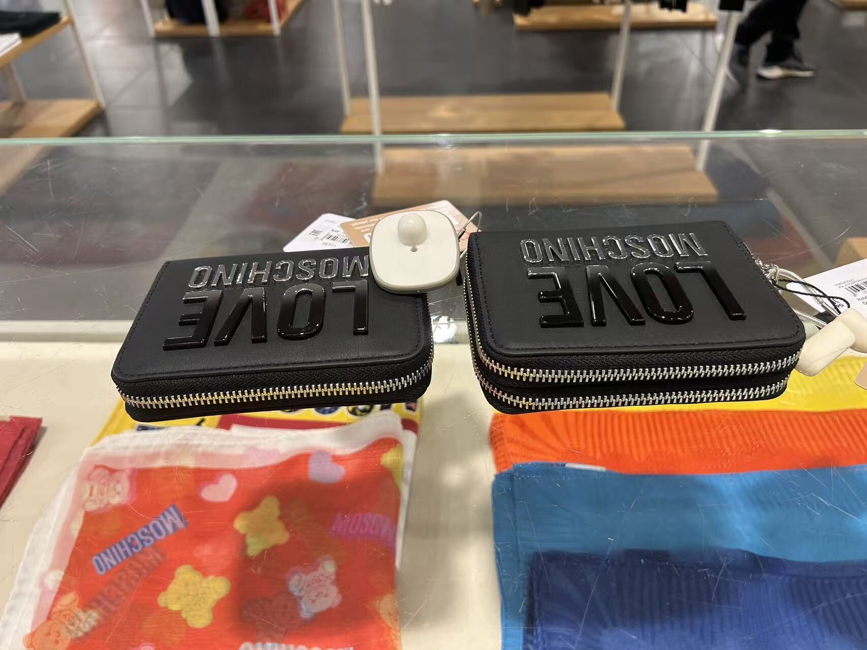 LYS02206 Love Moschino 立體金屬字母短銀包