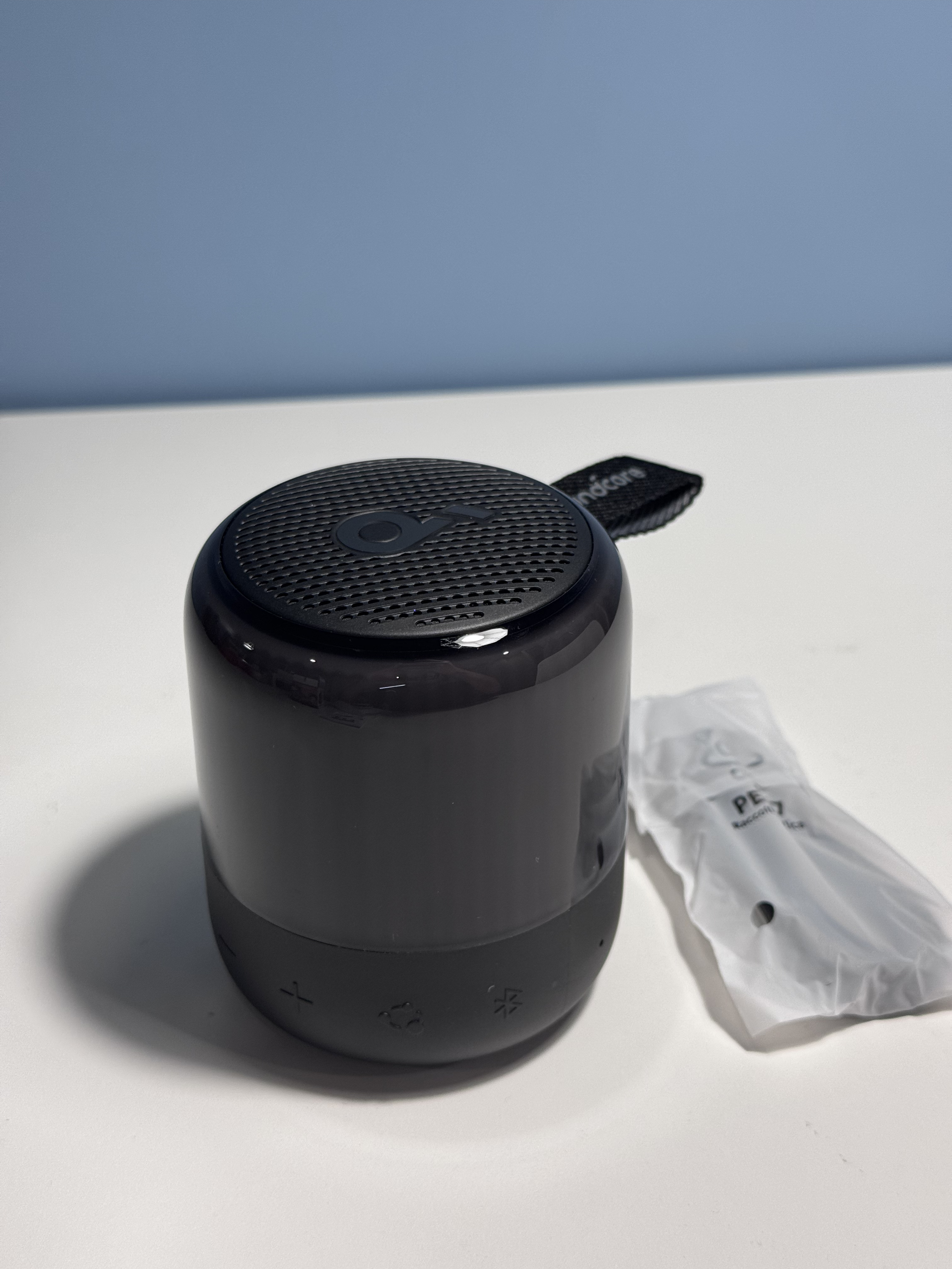 福利品出清【Anker】Soundcore Glow Mini 炫彩防水可攜式藍牙喇叭