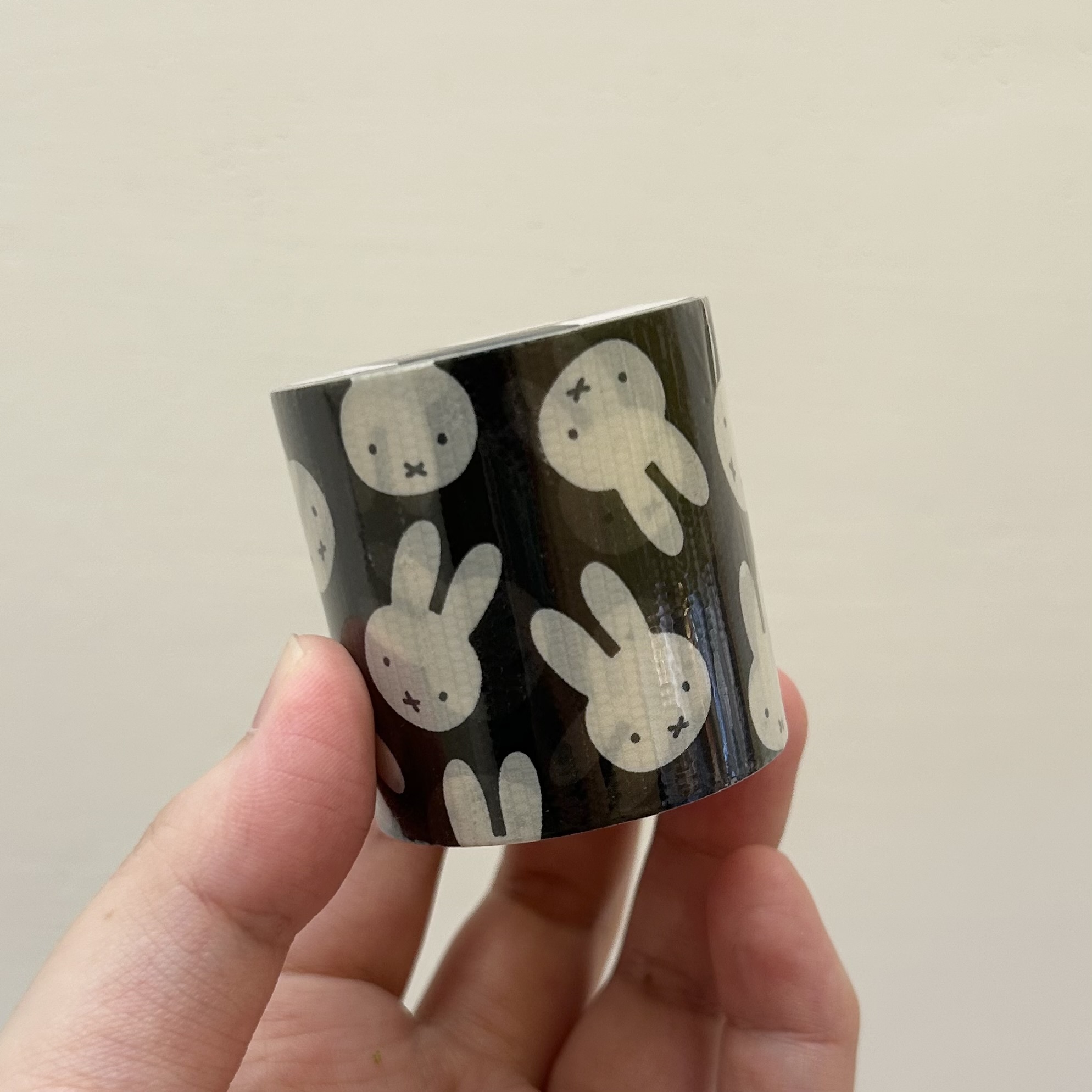 黑色底 米菲大頭 miffy 米菲兔 養生膠帶｜KUTSUWA 日本