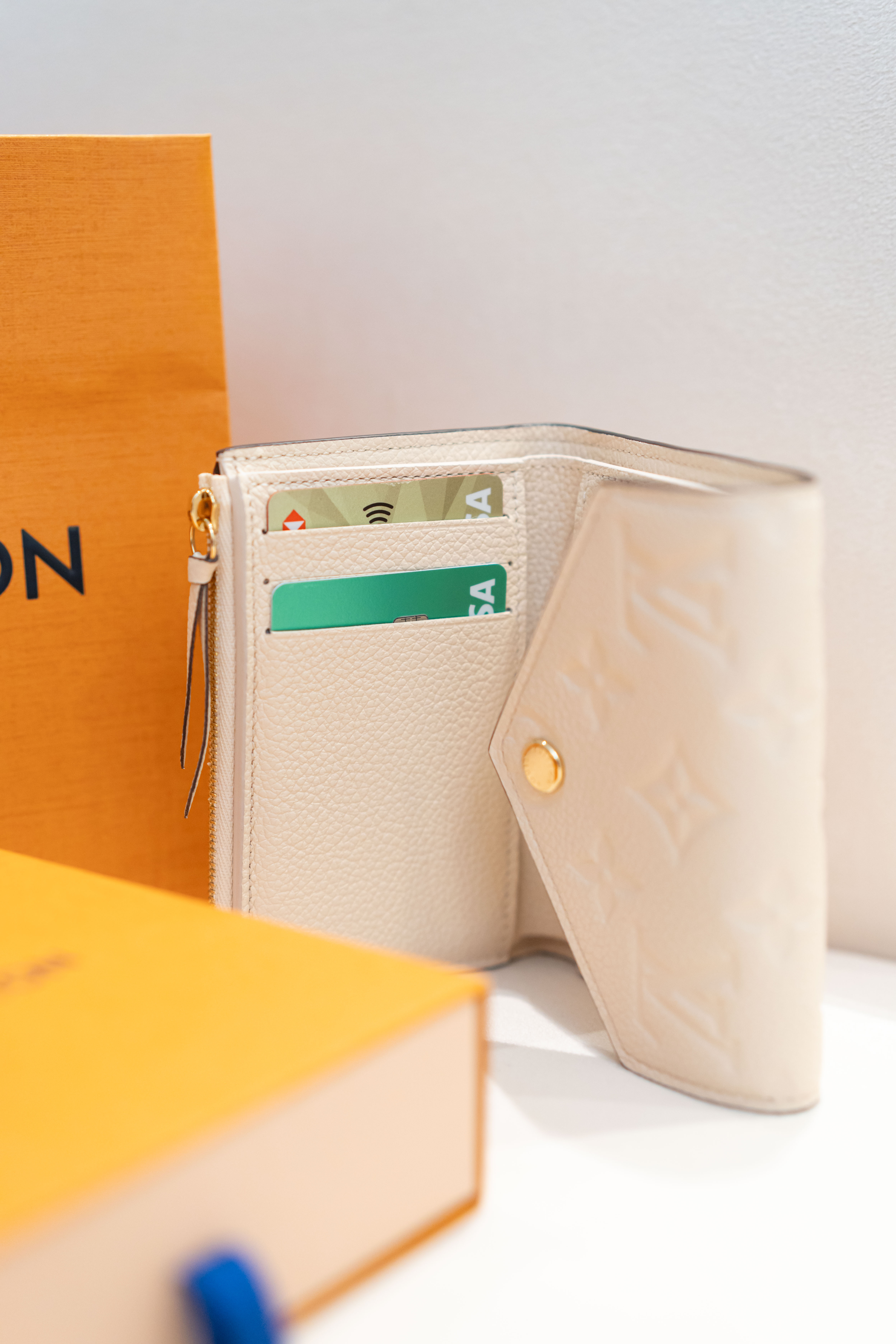 Louis Vuitton LV Victorine 錢包 Monogram Empreinte 皮革 白色