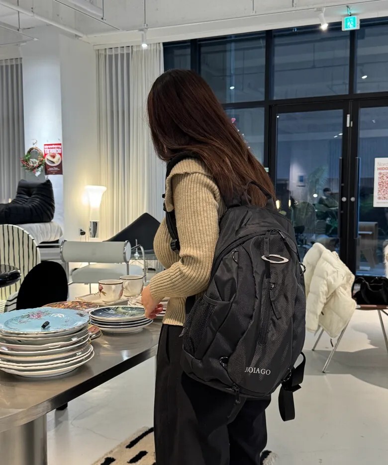 “代購” Noiago Multi Logo Backpack 機能拼接後背包