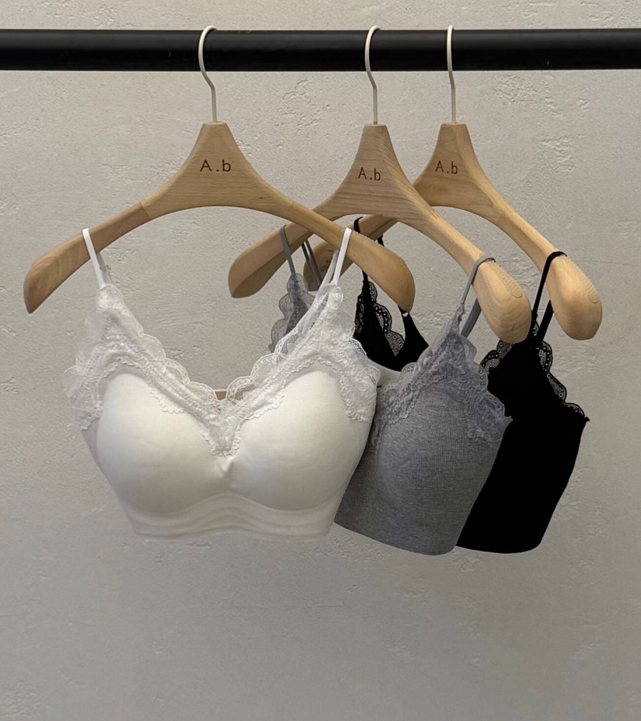 【限量】AQ10   莫代爾BRA TOP 胸34-42 長13   連帶 $339