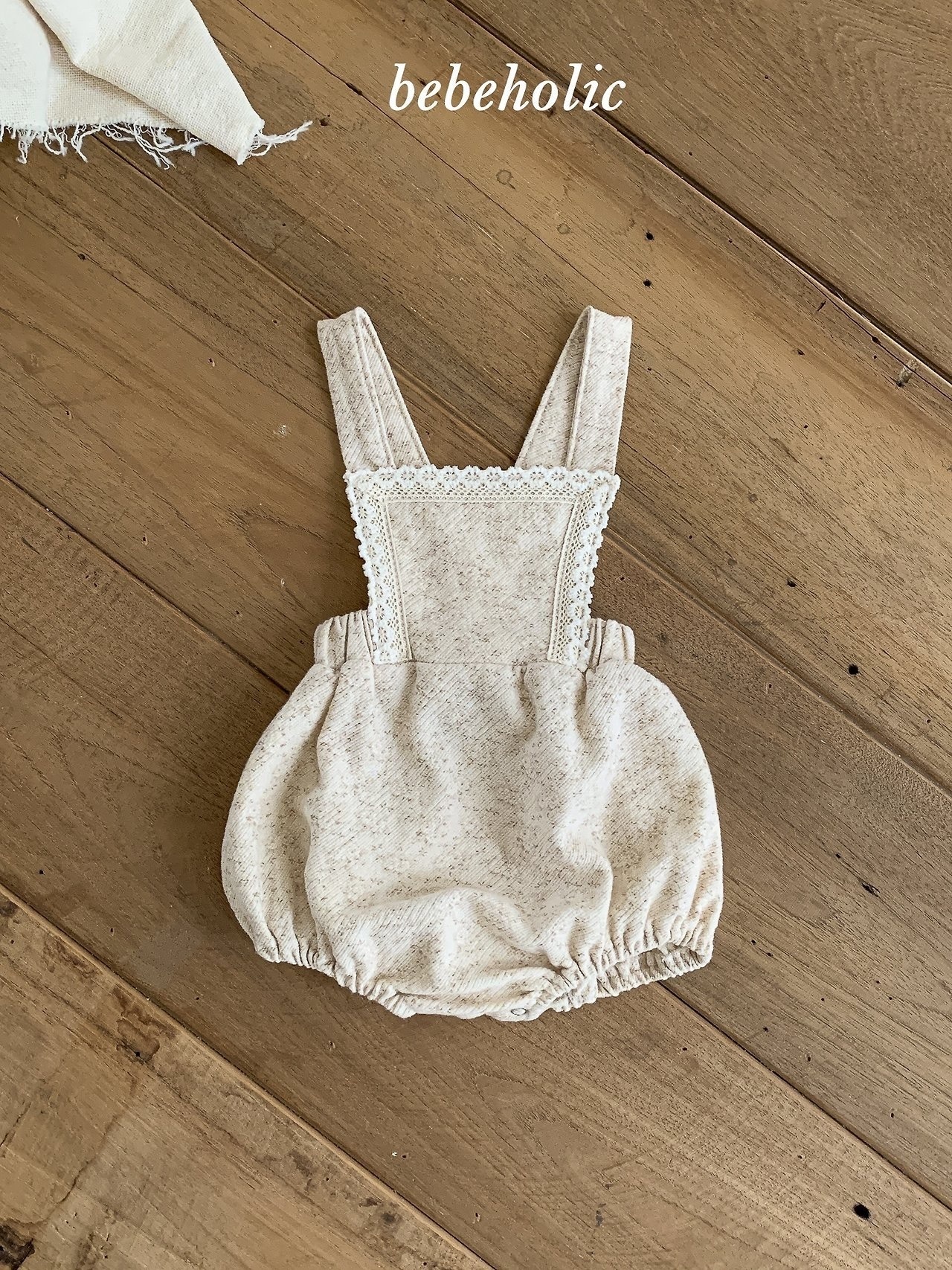 BEBE HOLIC Noco Suspender Suit