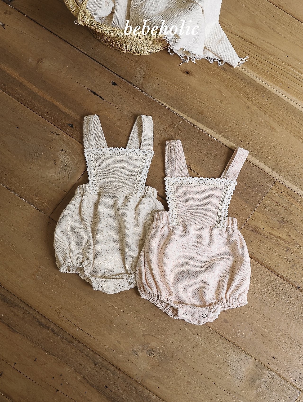 BEBE HOLIC Noco Suspender Suit