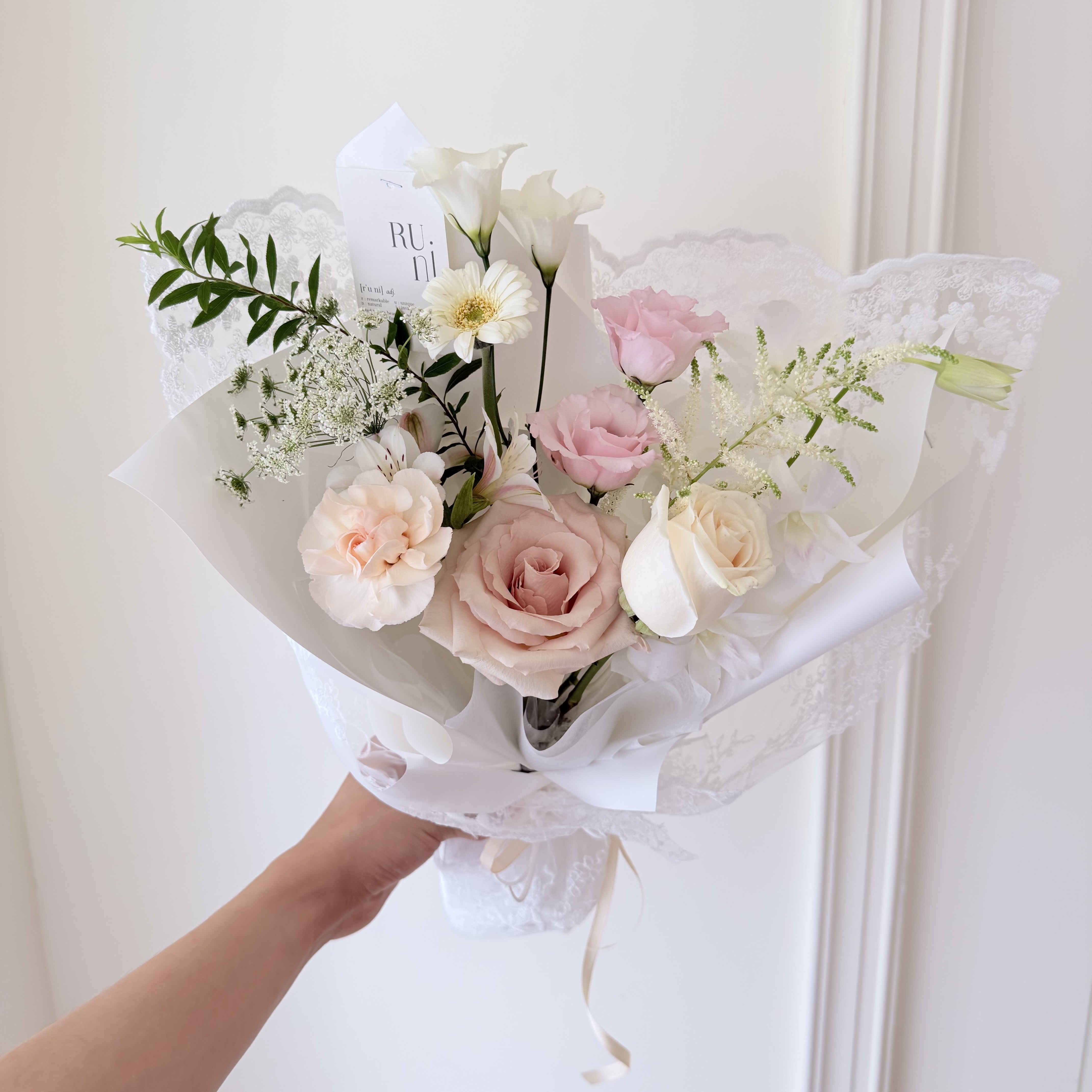 RUNI Flowers Bouquet