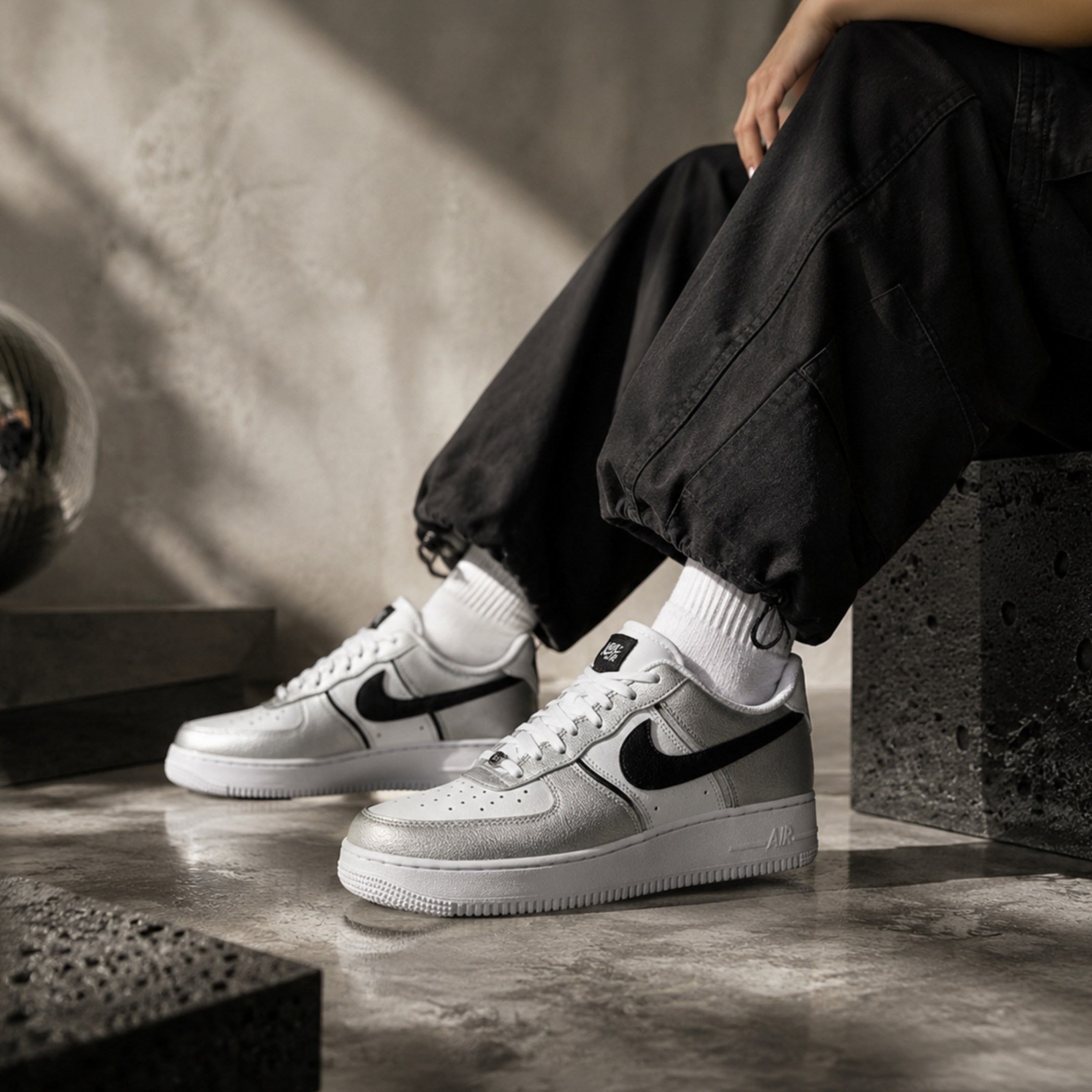 NICEDAY 代購 Nike Air Force 1 銀黑 黑銀 金屬 液態銀 銀 灰 黑 IM5752-001