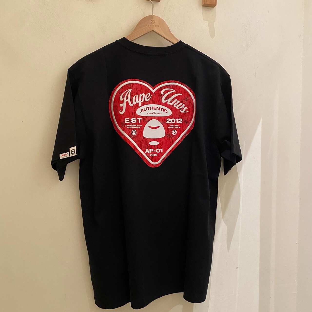 Aape AAPEUNVS 愛心猿顏圖案印花短袖  M1856XXQ