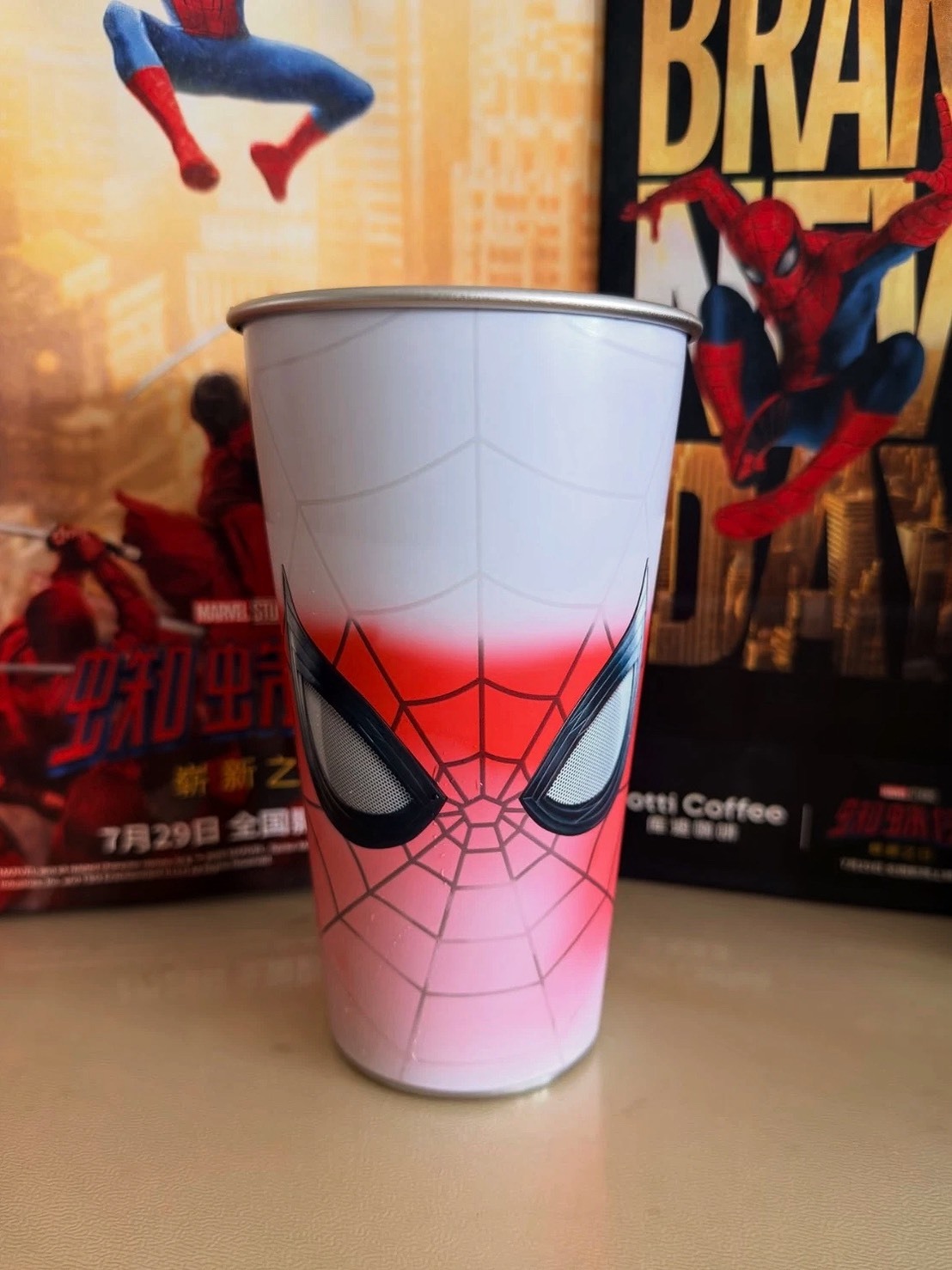 <海外限定> 庫迪 x MARVEL 漫威 蜘蛛人聯名款 漸變冷水杯 500ml