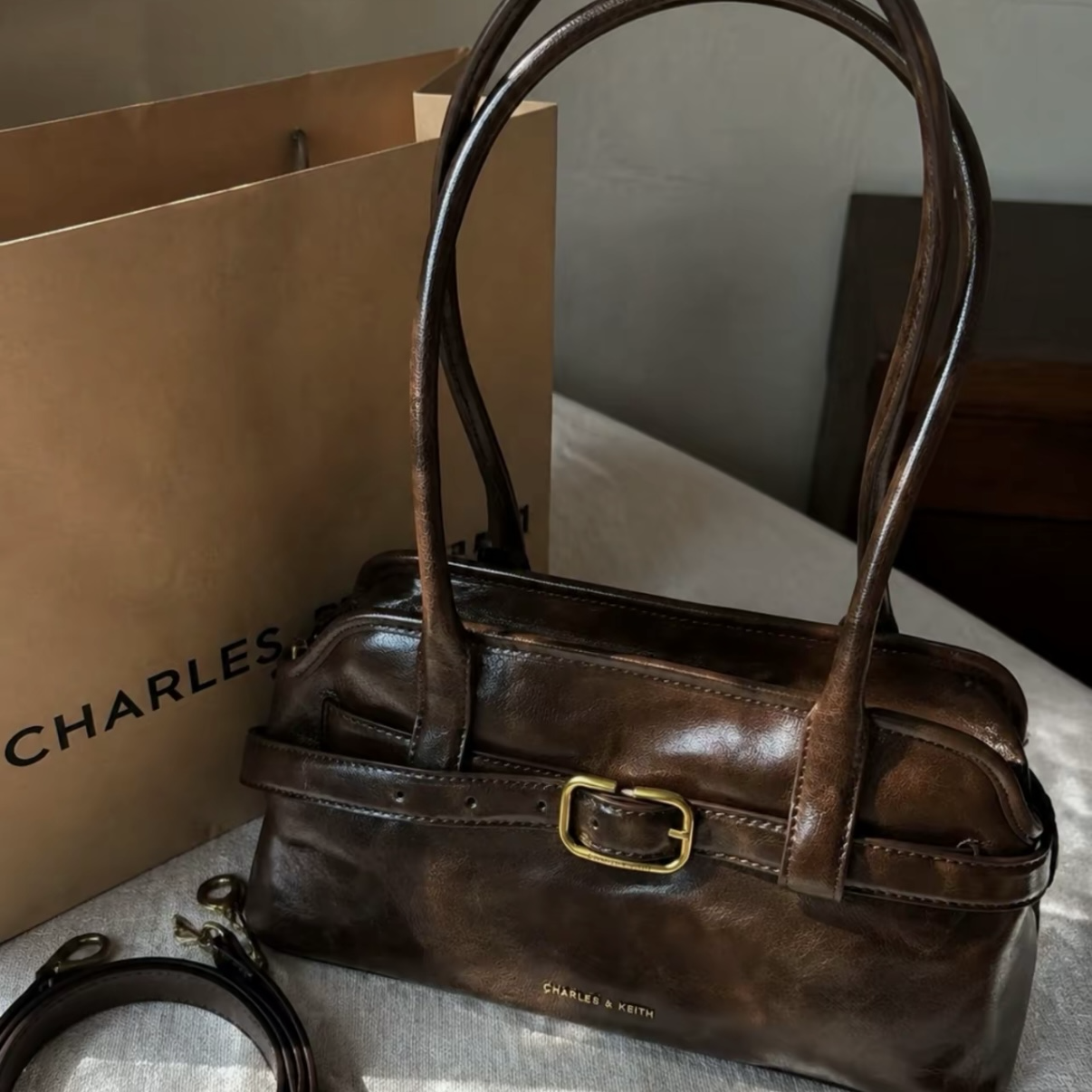 （預購）Charles & Keith 小CK 腰帶扣環肩背包 腋下包 斜背包 韓系 Miu感