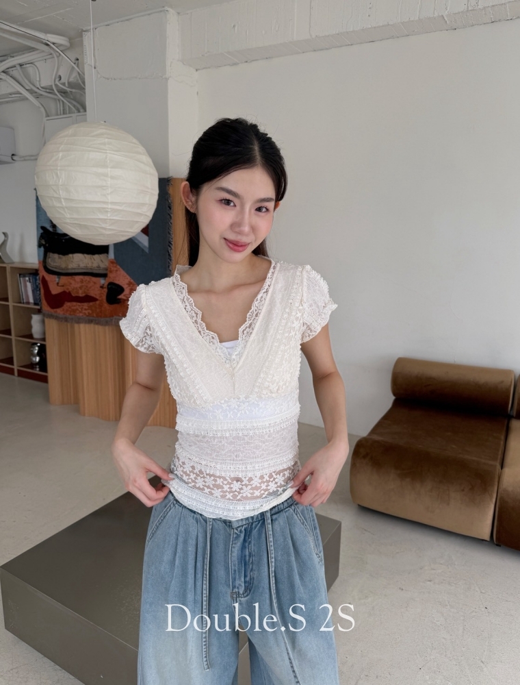 法式優雅蕾絲V領上衣