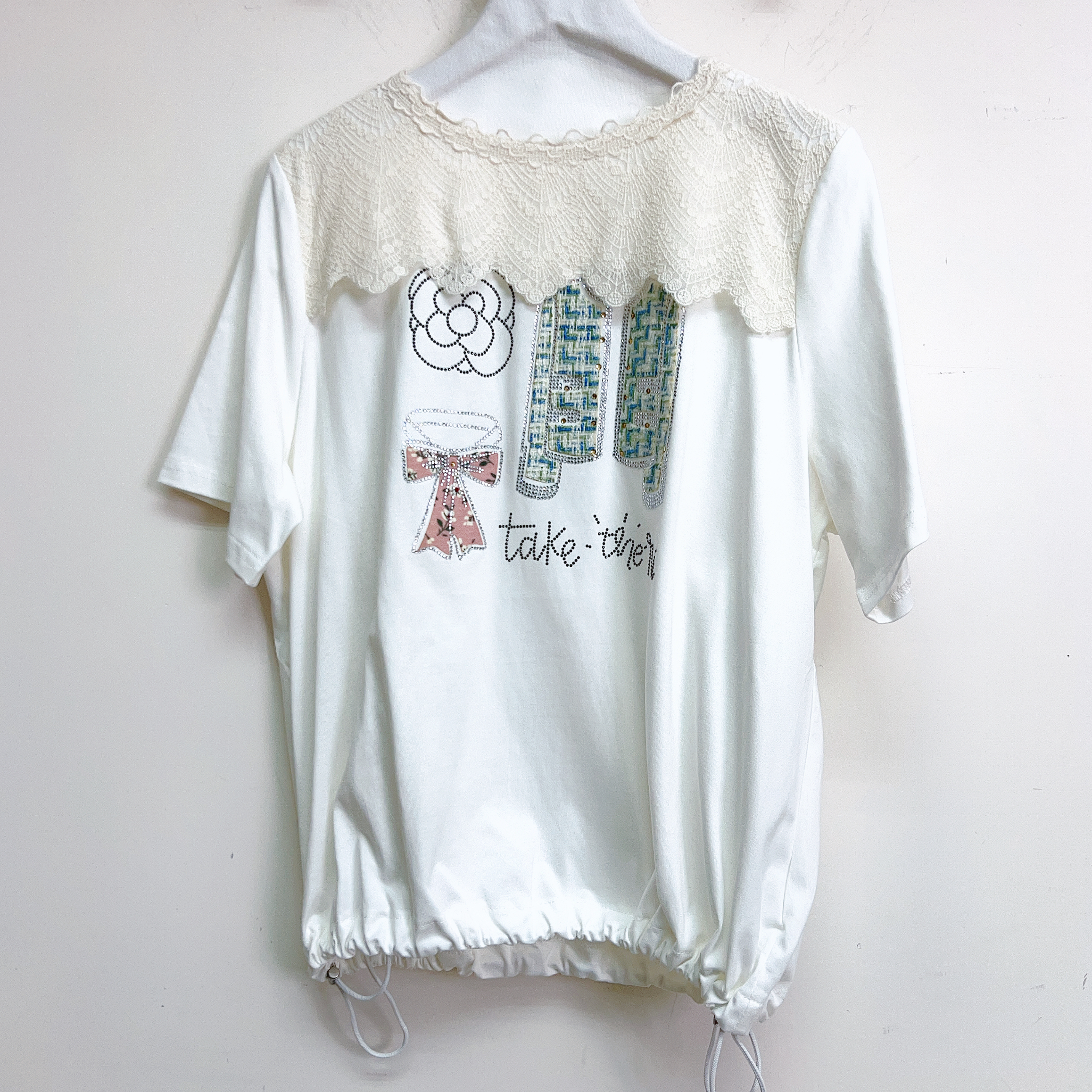 山茶花燙鑽蝴蝶結棉質上衣 (胸42-46 腰44-48 長23吋) 37113 #0708clo
