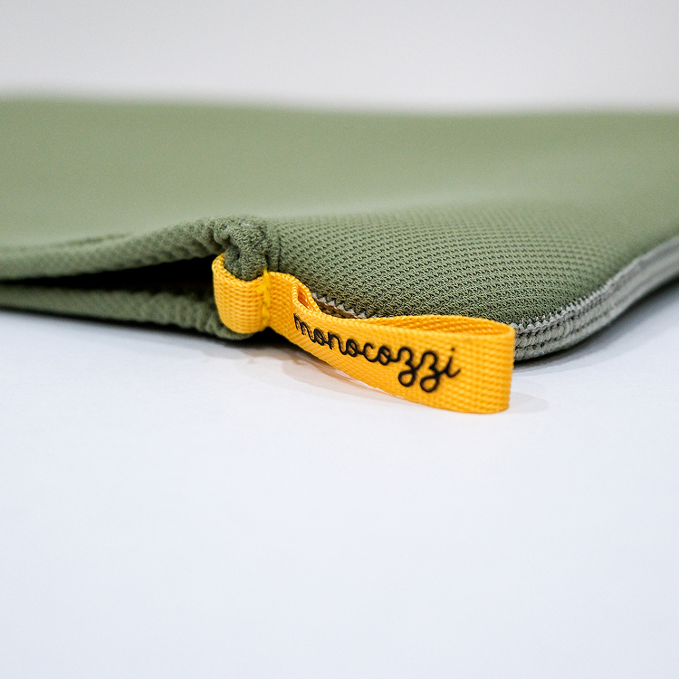 ESSENTIALS | Tight Fit Sleeve for MacBook Neo, MacBook Air 13" and MacBook Pro 14" - Olive