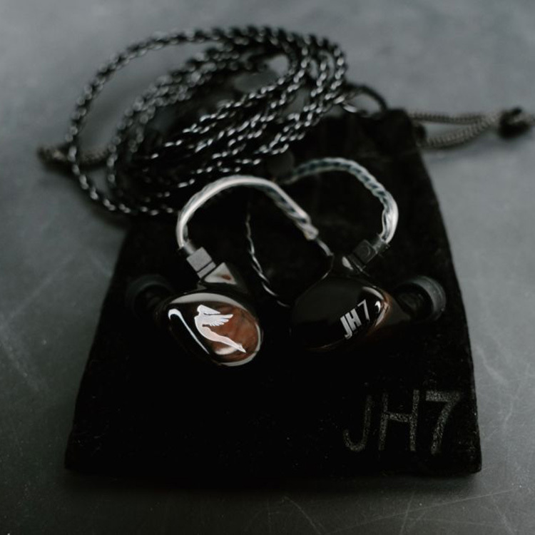 JH Audio JH7 Universal (Black)– 3 driver/2-way crossover IEM
