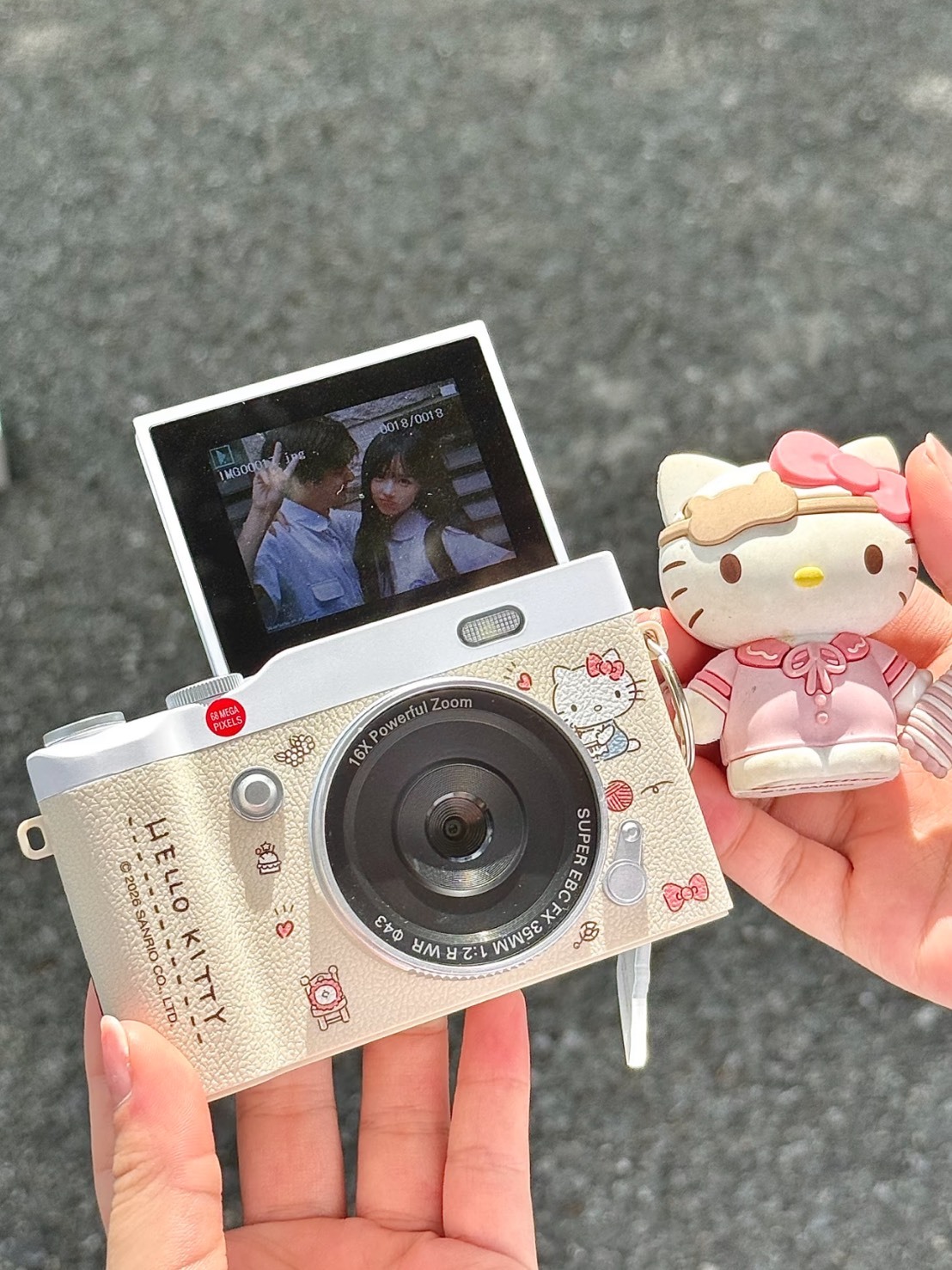 正版授權 HELLO KITTY CCD 翻轉螢幕 數位相機