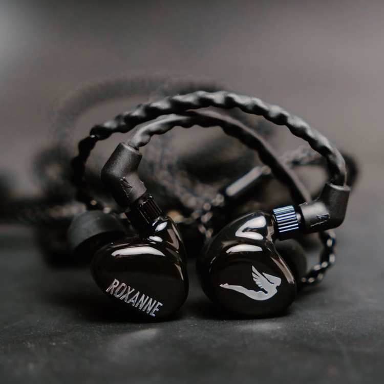 JH Audio Roxanne Universal (Black) – 12 driver / 3‑way crossover IEM