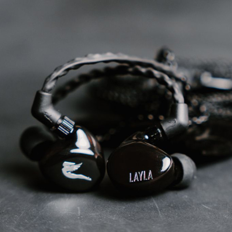 JH Audio Layla Universal (Black) – 12 driver / 4th order crossover IEM