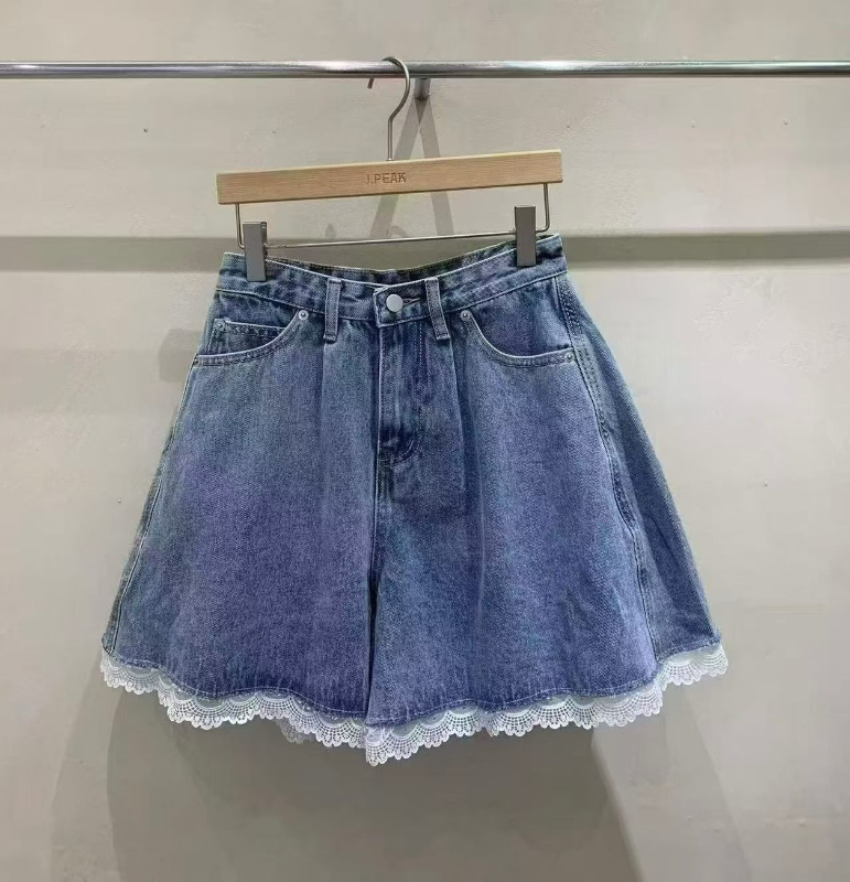 🇰🇷 FSY  甜酷下擺拼布蕾絲 A 字牛仔短褲