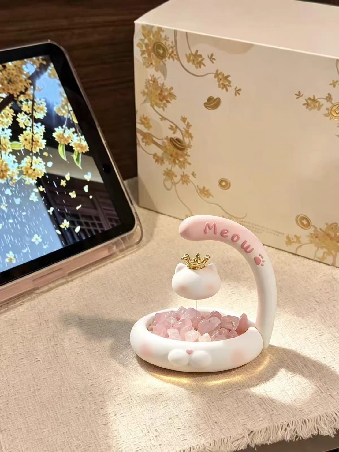 【逢甲 FUZZY】懸浮貓咪 香氛晶石 辦公小物 6+1隱藏款 盲盒