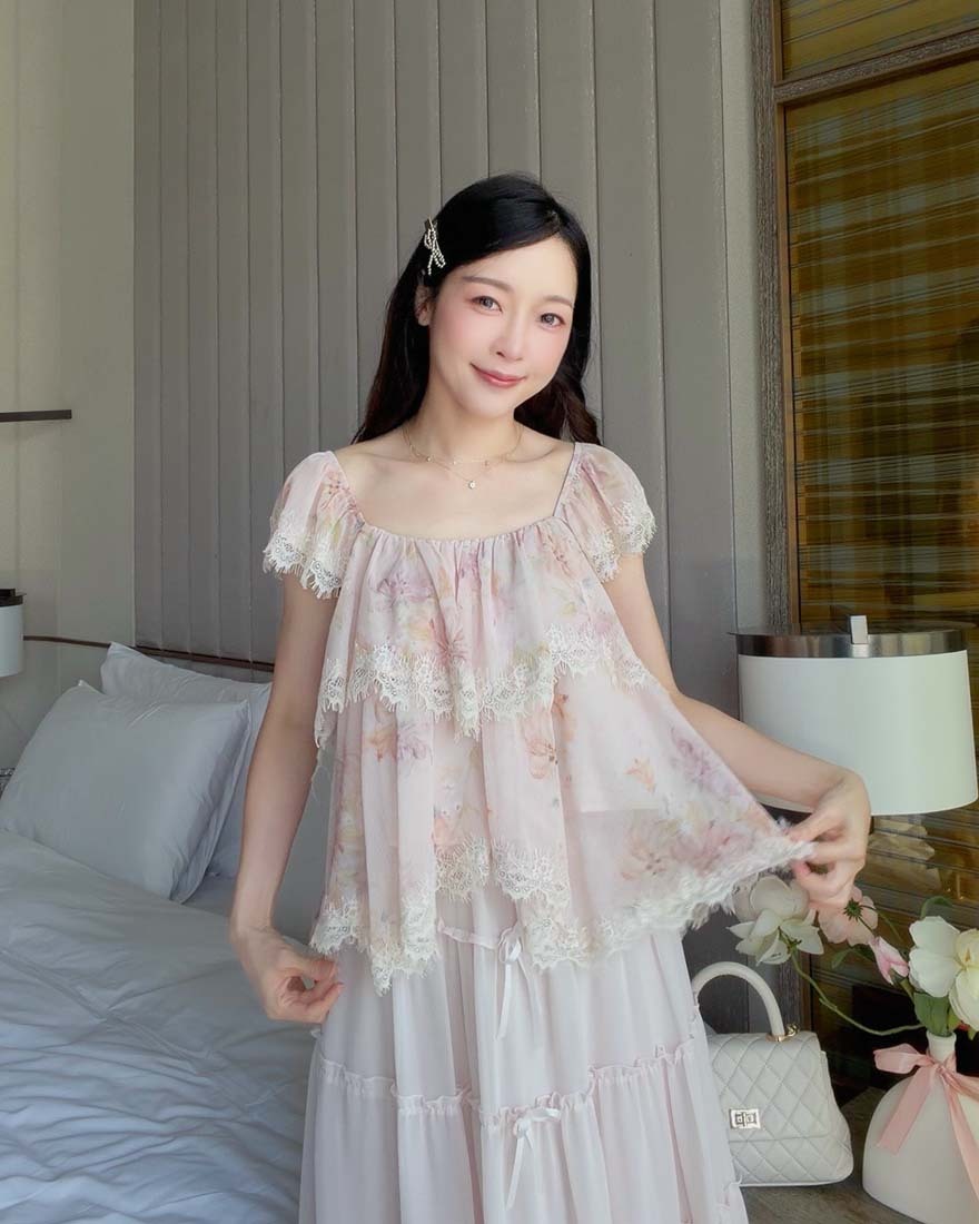 LINA LINA傾心花意層次睫毛蕾絲滾邊花卉上衣-唯美粉