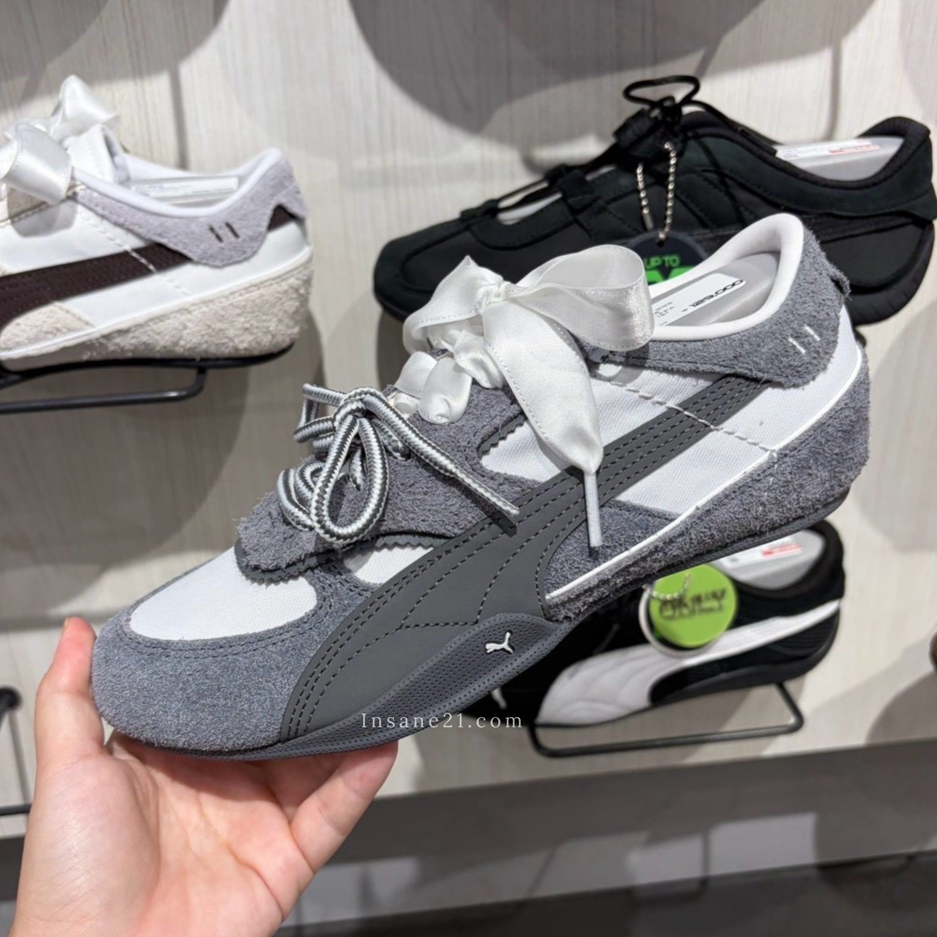 PUMA BELLA MINA 灰白 麂皮拼接 薄底鞋 德訓鞋 407667-05