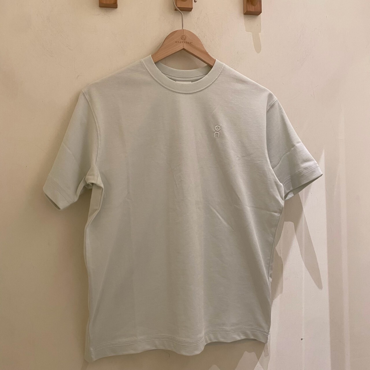 On Running 瑞士山脈印花短T 1WG11834424
