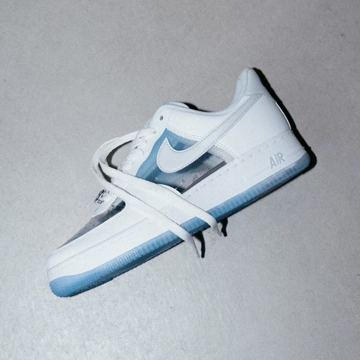 NIKE AIR FORCE 1 LOW 白藍 透明鞋面 "WHITE AND UNIVERSITY BLUE" 男鞋 IB5724-100