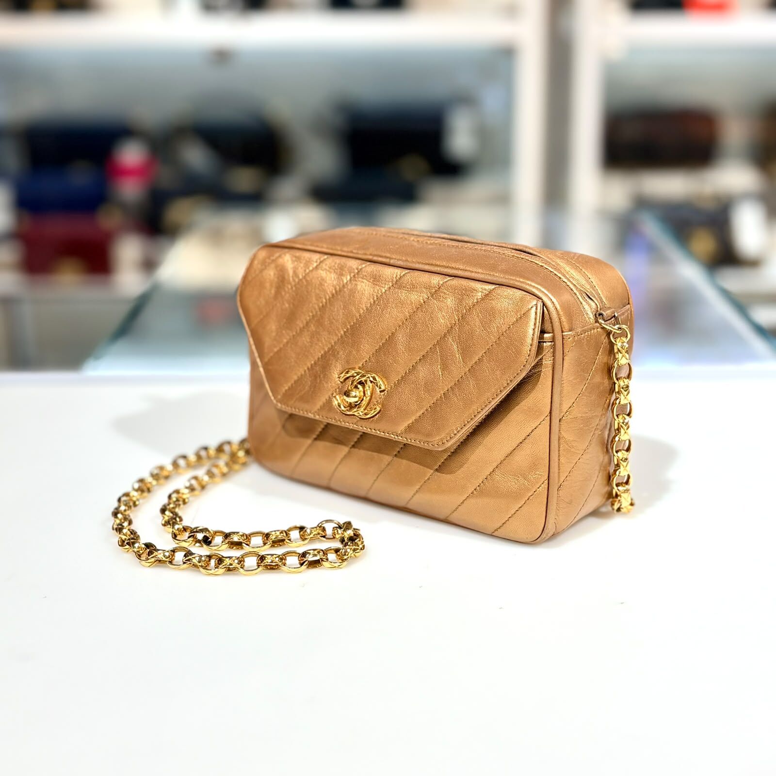 90%NEW二手CHANEL相機包  VINTAGE鏈袋, 斜紋車線/古銅金羊皮/金扣 #香奈兒中古袋 #香榭站正品