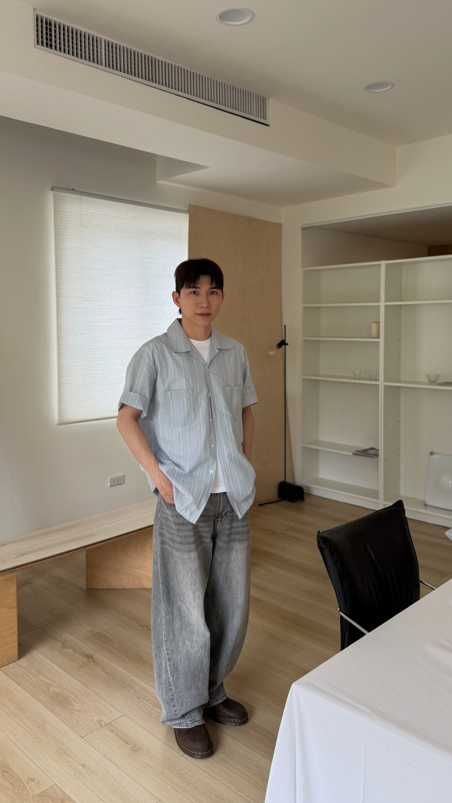 直紋光澤短衫