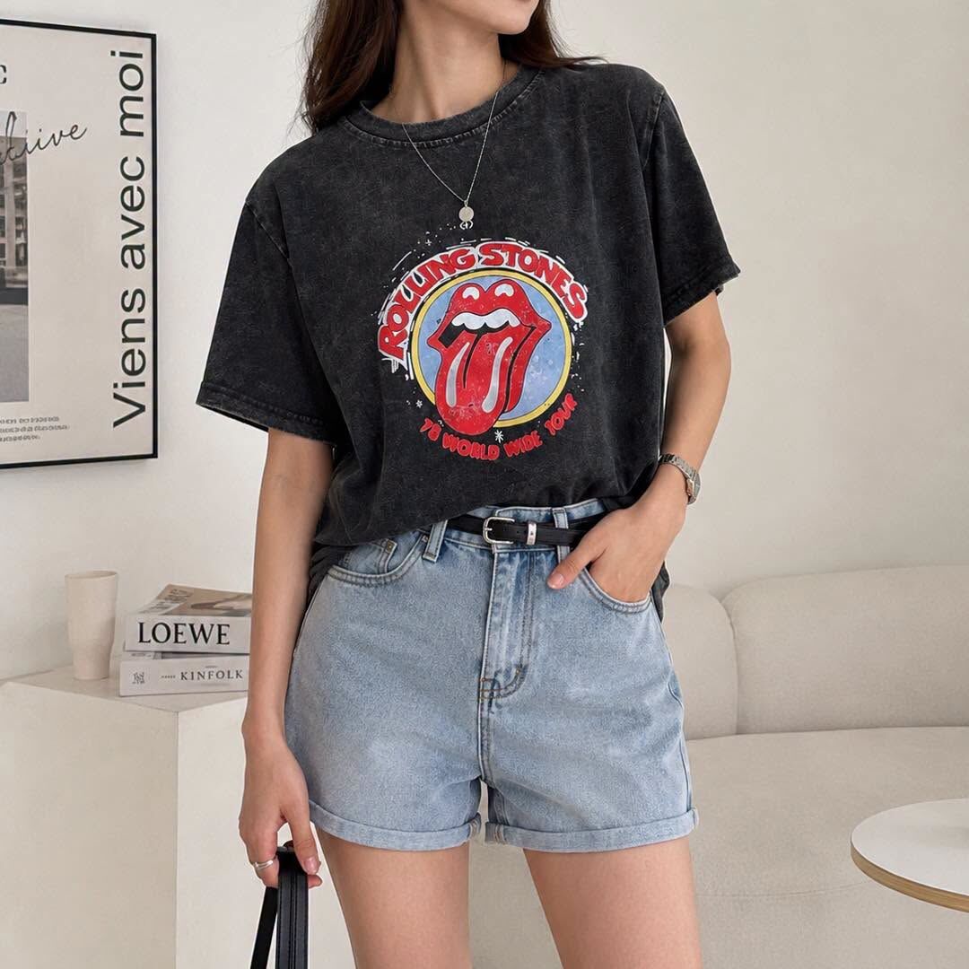 【美式咬唇字母設計棉tee】（現貨）