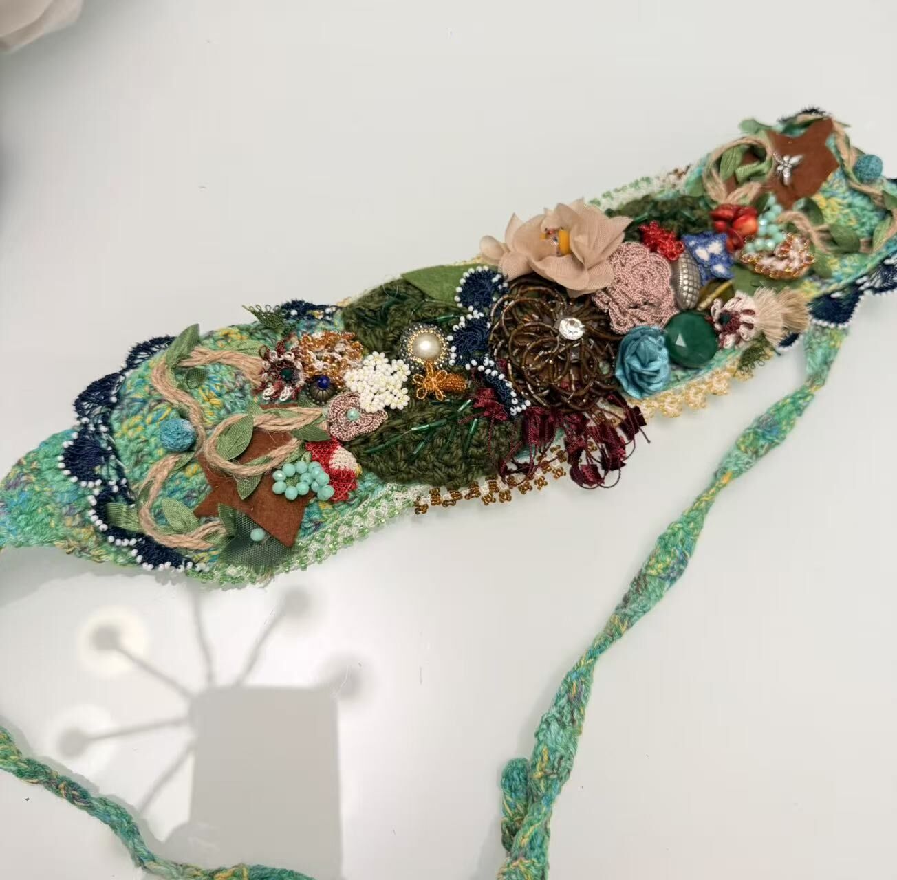0630JW80-JOANNEINWONDERLAND-HAIRBAND-綠色寶石刺繡頭帶 (A80)